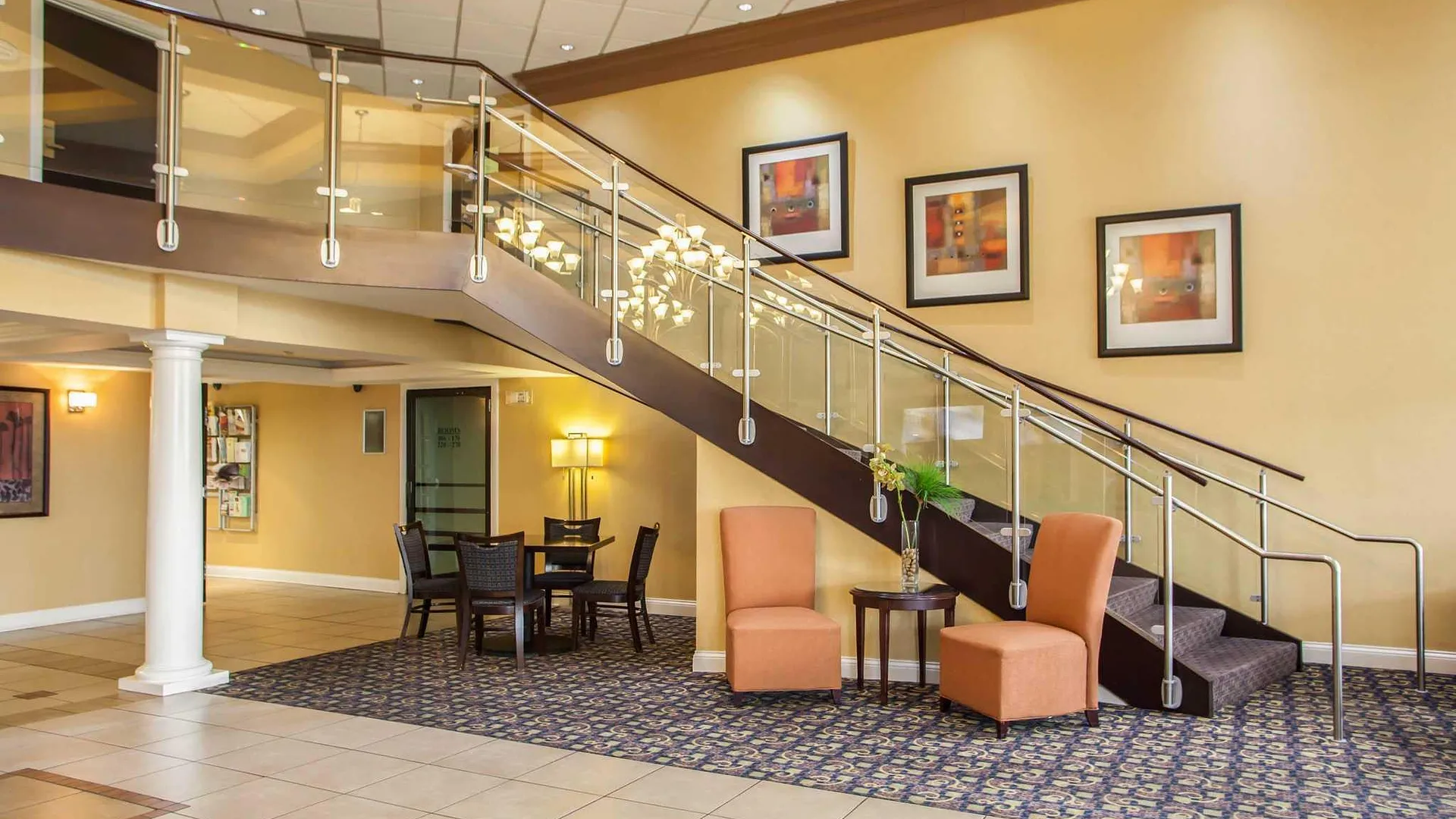 세인트 찰스 (IL) 퀄리티 인 앤 스위트 세인트 찰스 - 웨스트 시카고 2성급 호텔 로비