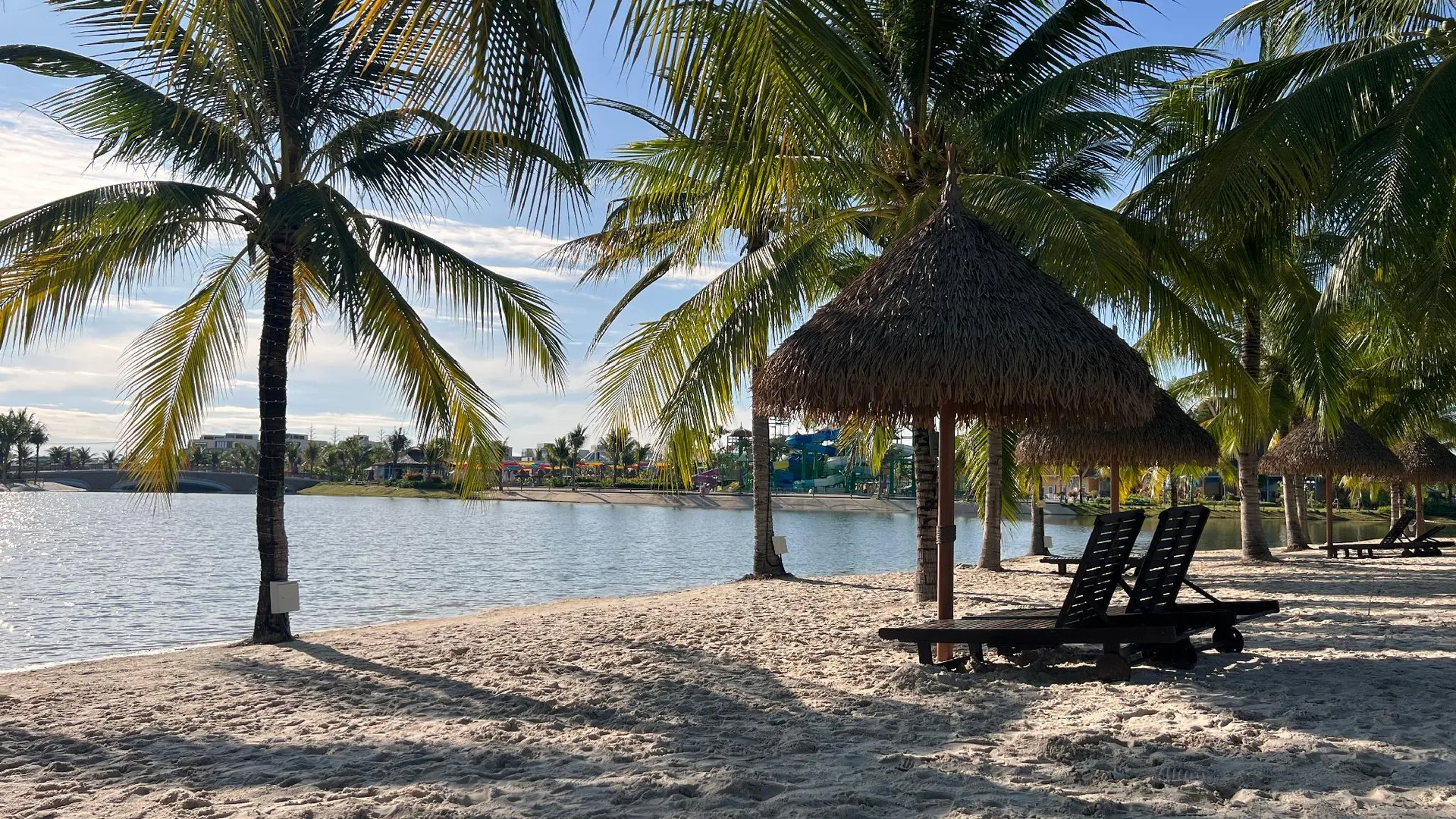 호치민 9군의 프라이빗 하우스 (35m², 침실 1개, 프라이빗 욕실 1개) 4성급 싱글룸 레스토랑