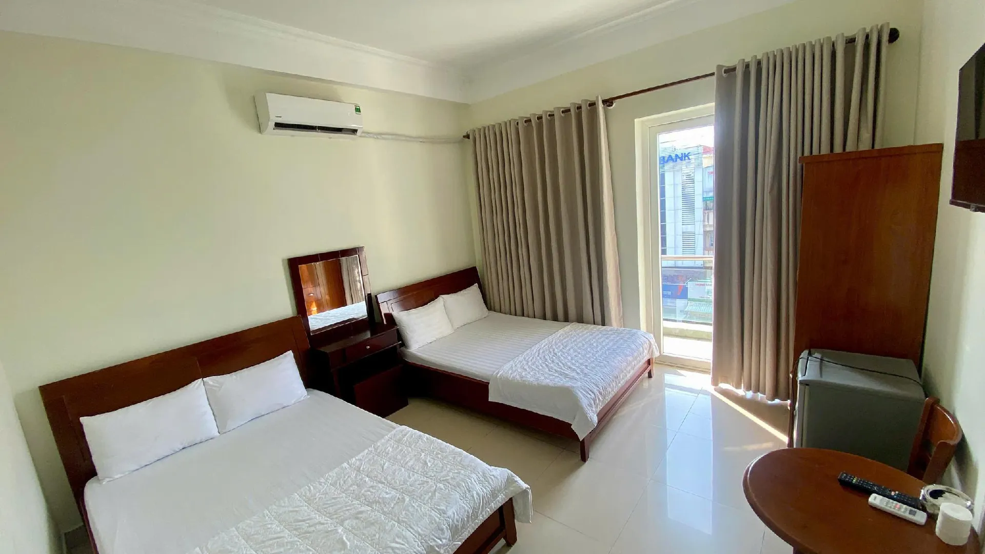 호치민 카삭산 안 투 3성급 호텔 전망