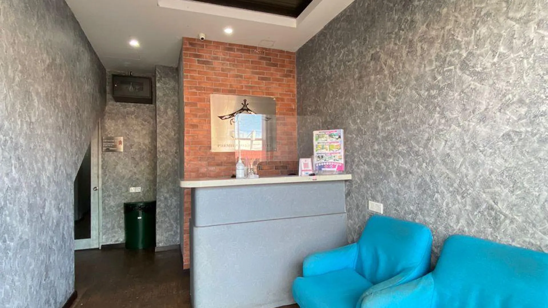 쿠알라테렝가누 DJ 시티 인 호텔 2성급 호텔 외관