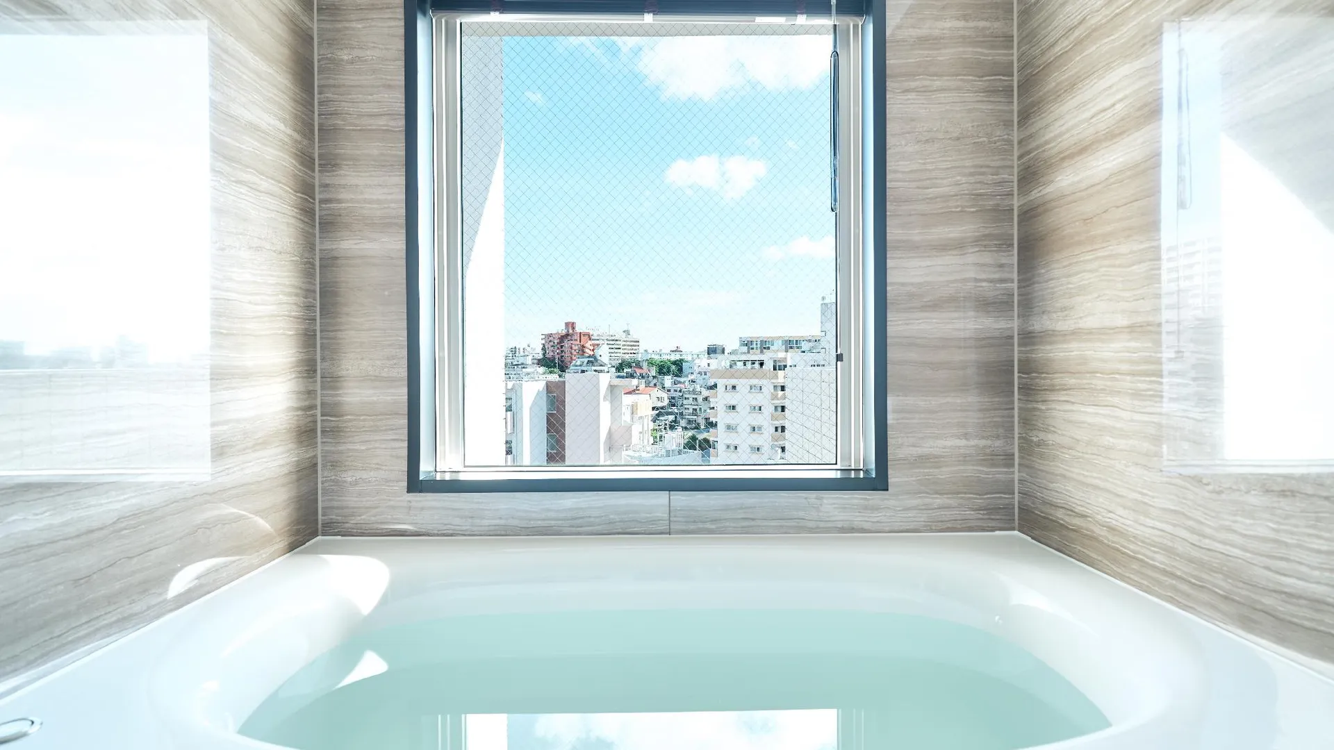 오키나와 본섬 라쿠텐 스테이 나하 야치문 스트리트 4성급 게스트하우스 스위트룸