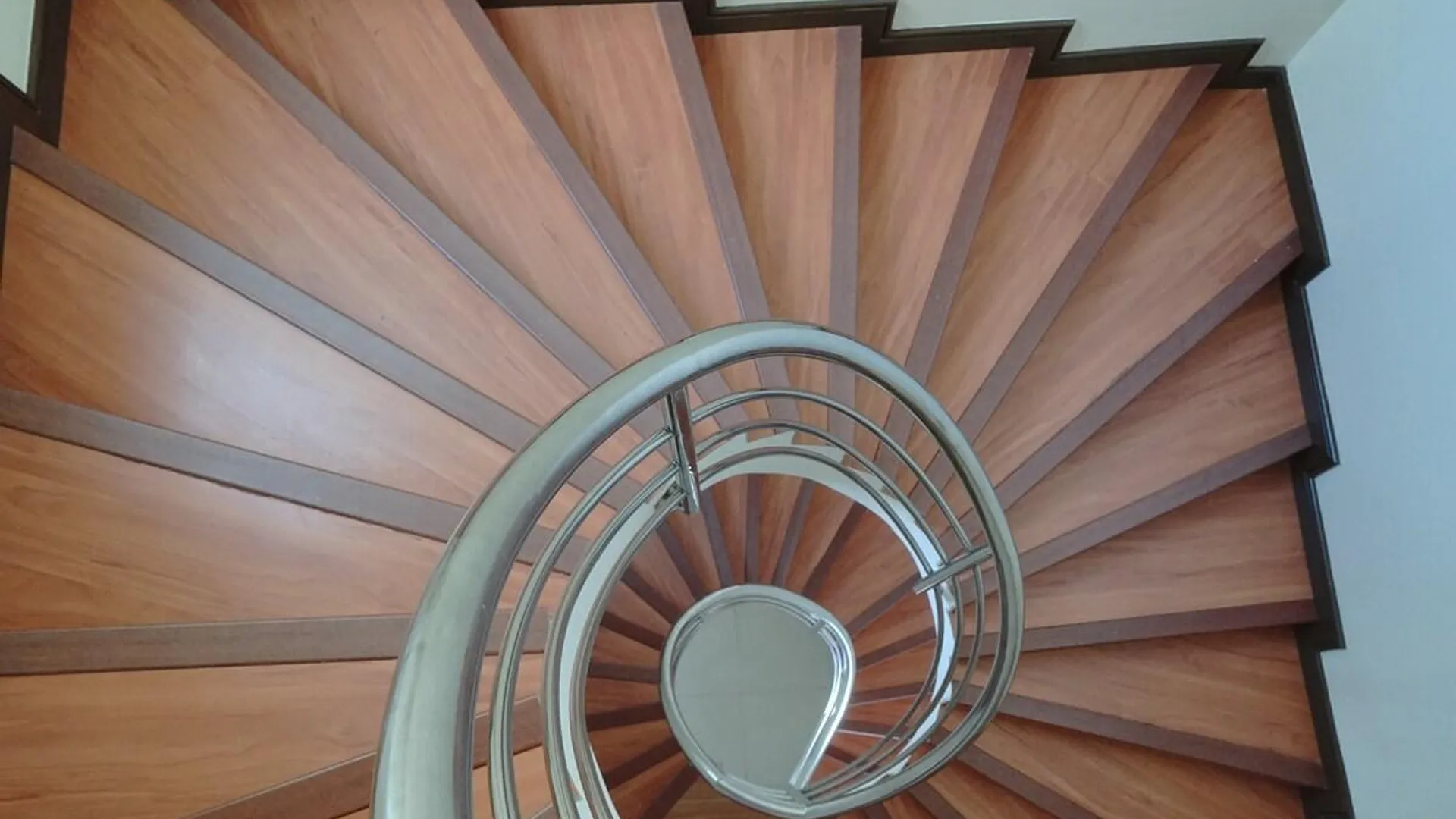 코타키나발루 중심 업무 지구 (CBD)의 프라이빗 하우스 (100m², 침실 6개, 프라이빗 욕실 4개) 2성급 싱글룸 전망