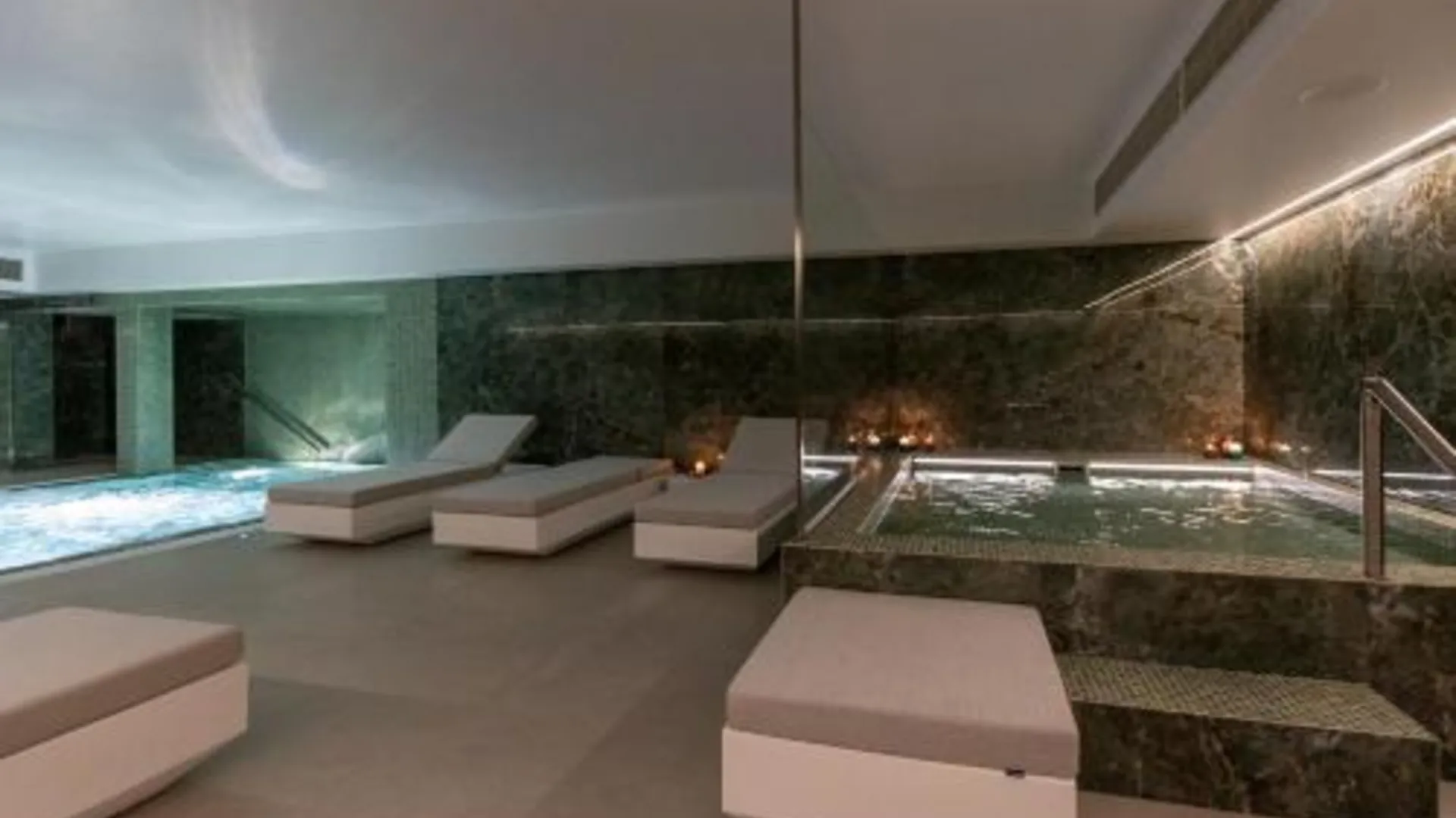 아베이루 Hotel Afonso V 3성급 호텔 수영장