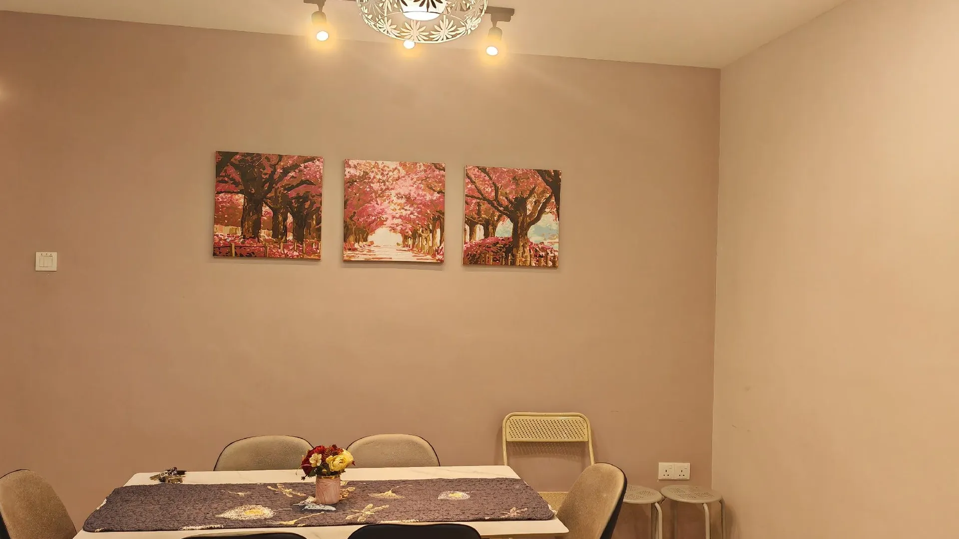 이포 캄풍 쿠차이의 아파트먼트 (100m², 침실 2개, 프라이빗 욕실 2개) 3성급 싱글룸 레스토랑