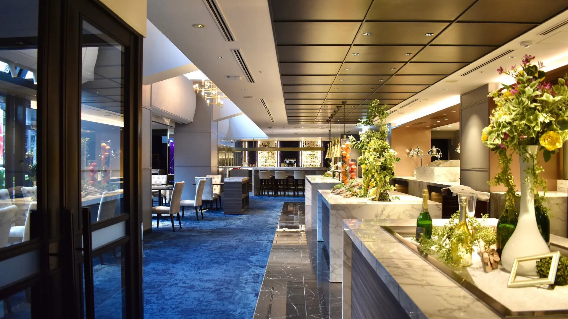 오사카 크로스 호텔 오사카 4성급 호텔 로비