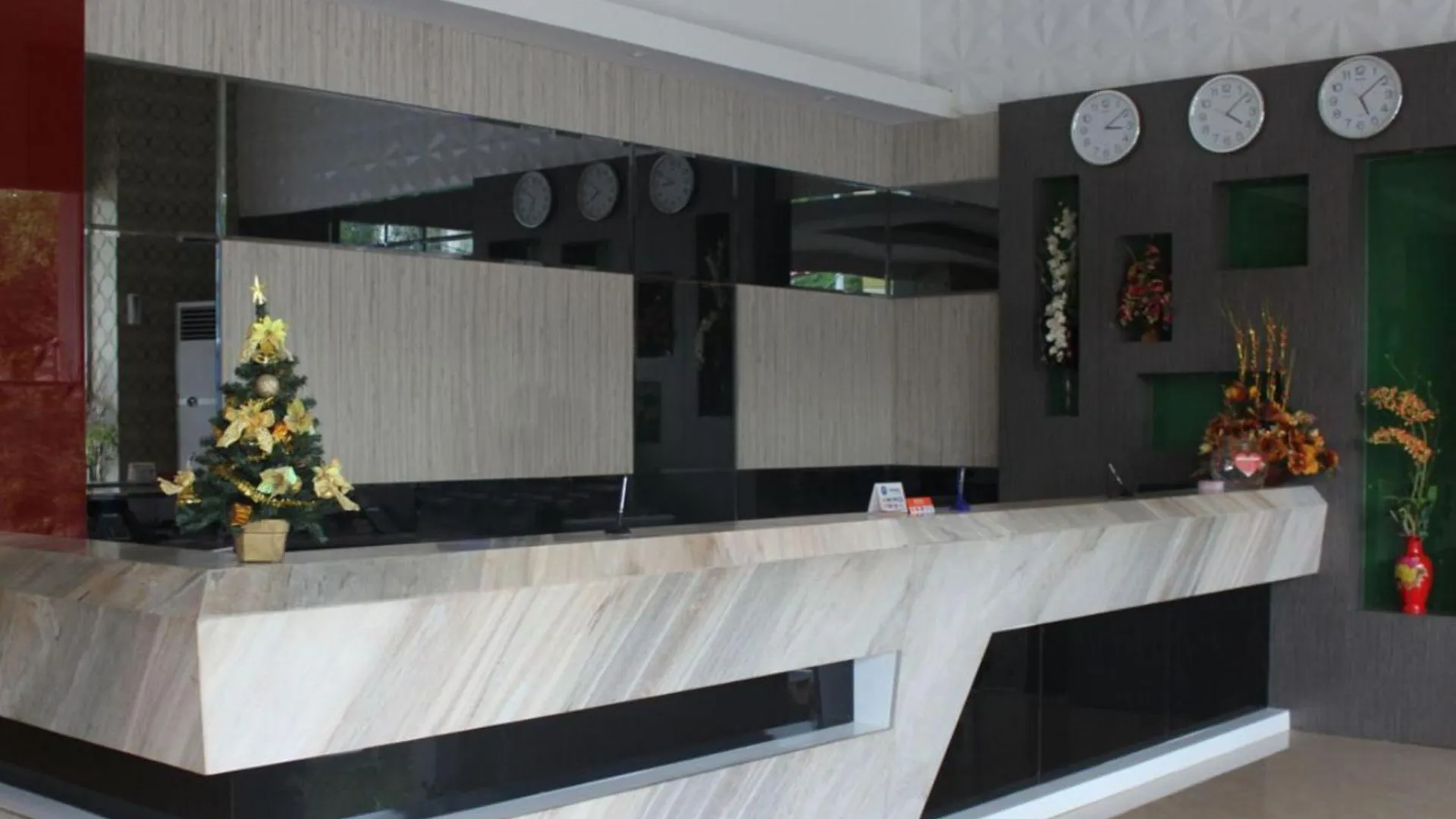 마카사르 그랜드 이마완 호텔 3성급 호텔 부대시설