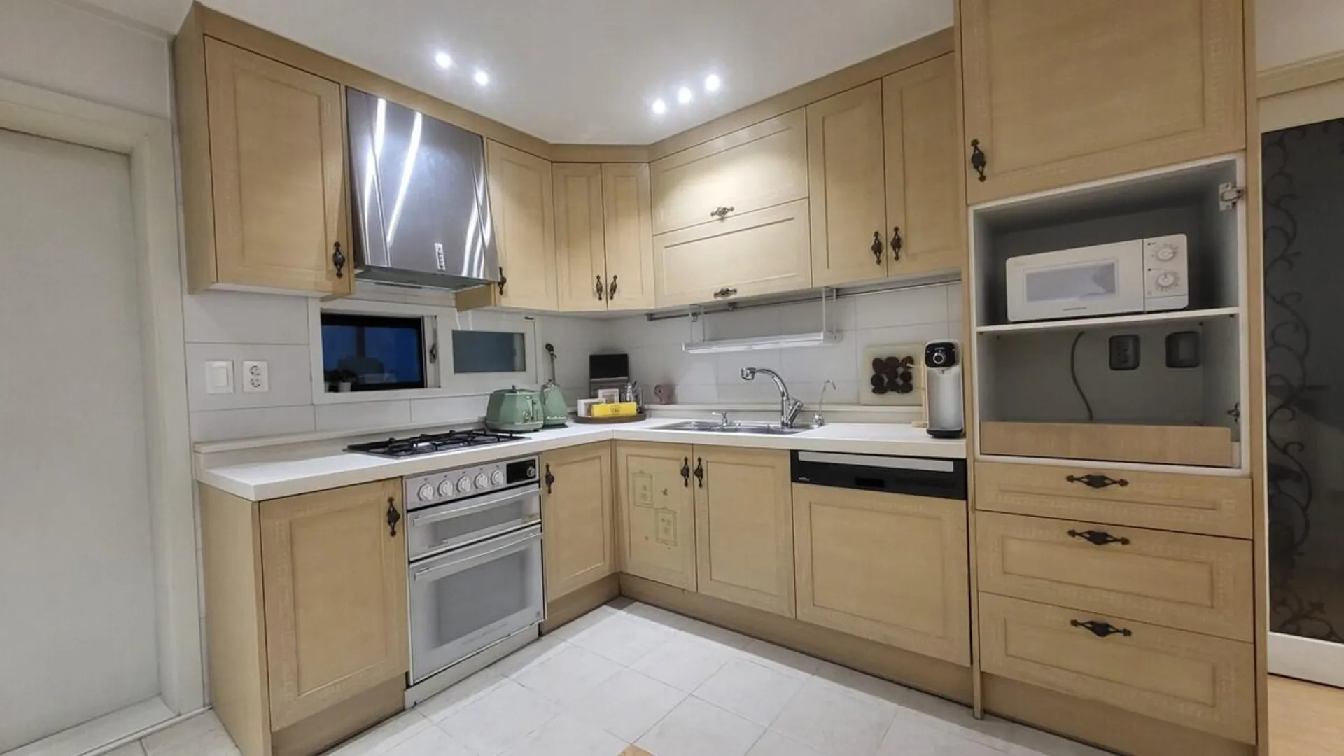 서울 신촌의 빌라 (182m², 침실 3개, 프라이빗 욕실 2개) 3성급 싱글룸 레스토랑