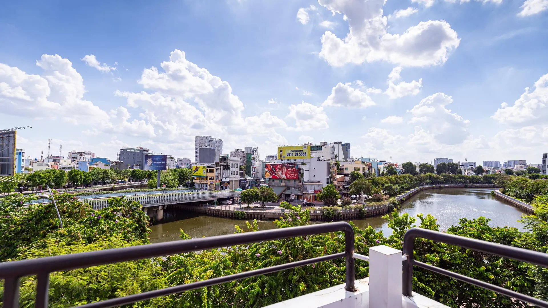 호치민 코지 리버뷰 3성급 게스트하우스 외관