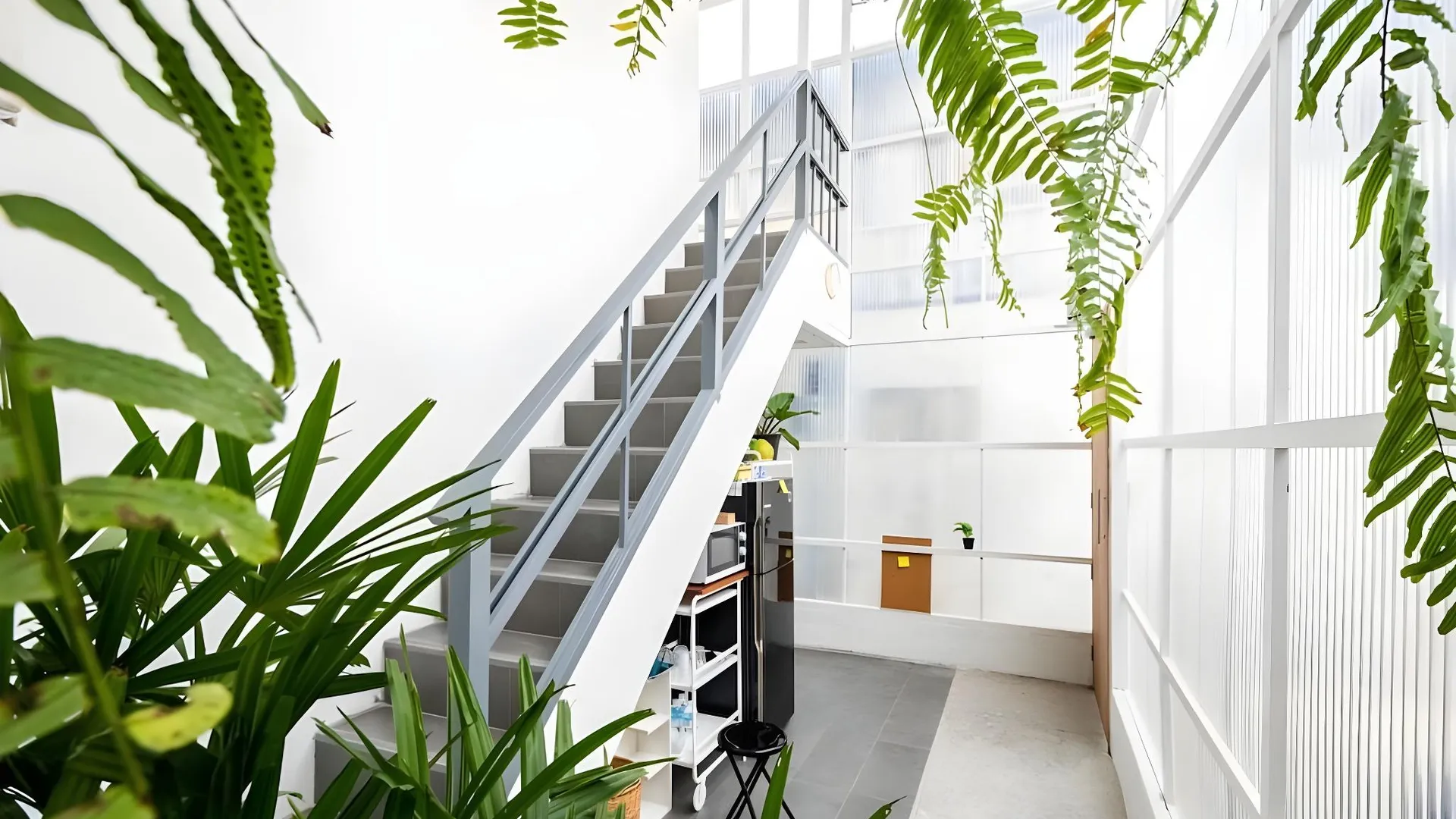 방콕 L42 호스텔 수완나품 에어포트 2성급 호텔 외관