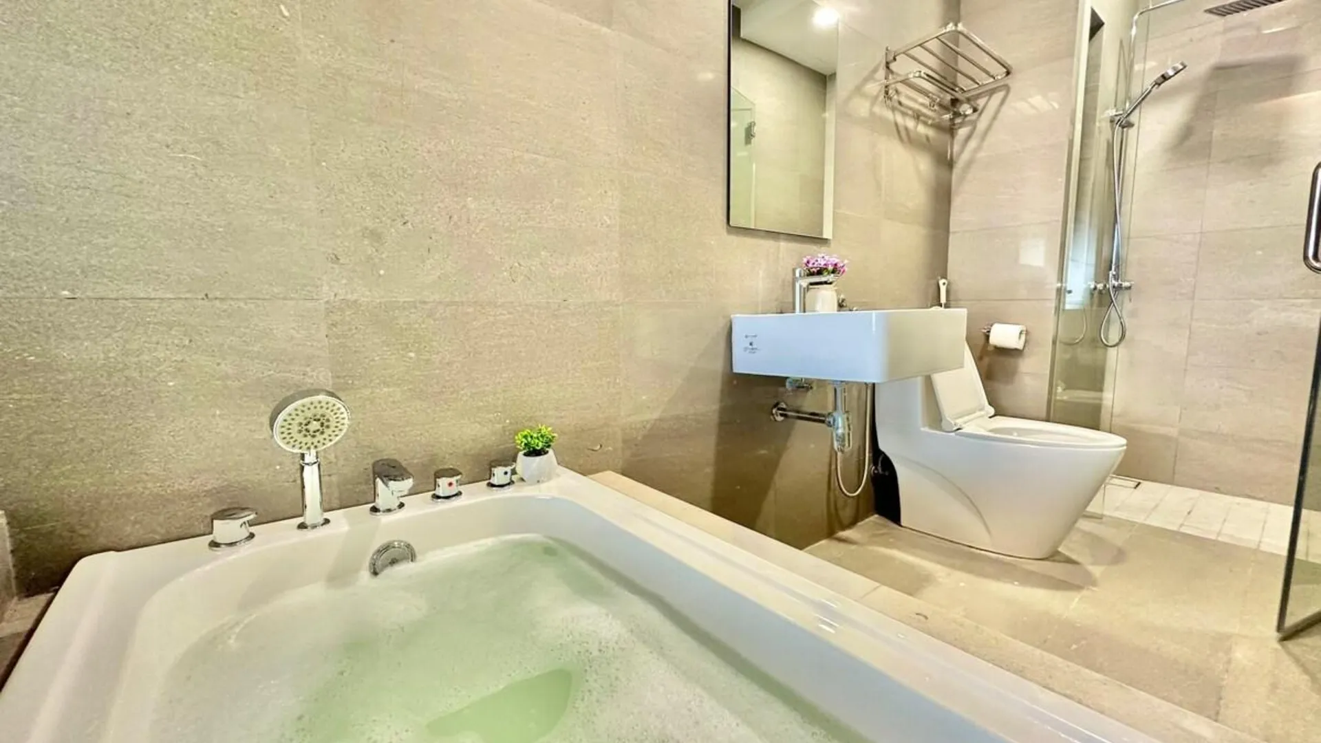 말라카 멜라카 라야의 아파트먼트 (80m², 침실 2개, 프라이빗 욕실 2개) 3성급 싱글룸 레스토랑