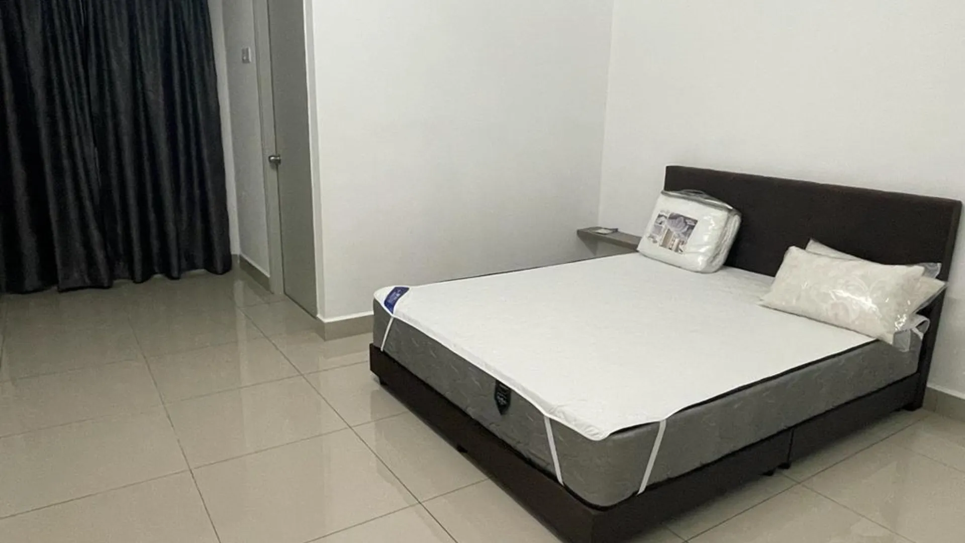 세리 만중 세리 만중의 아파트먼트 (1500m², 침실 3개, 프라이빗 욕실 2개) 1성급 싱글룸 레스토랑