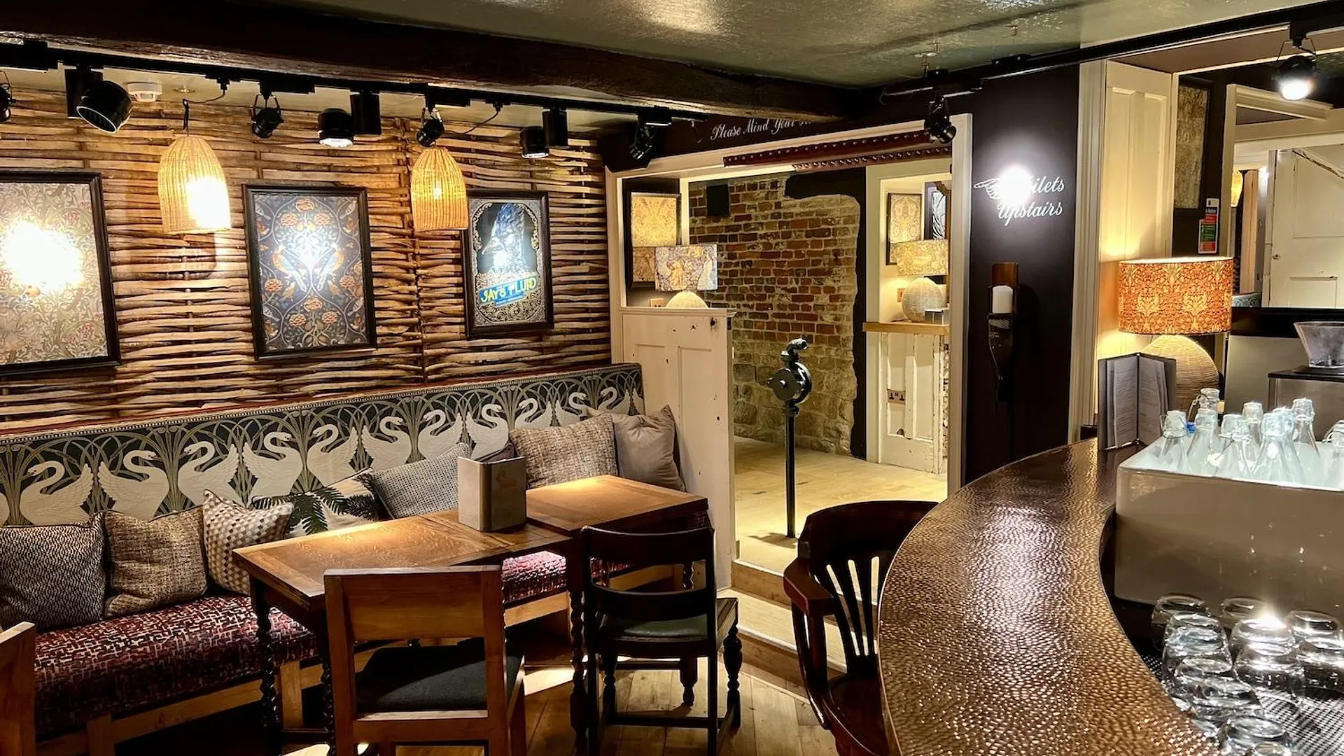 치딩폴드 The Swan Inn 4성급 호텔 로비