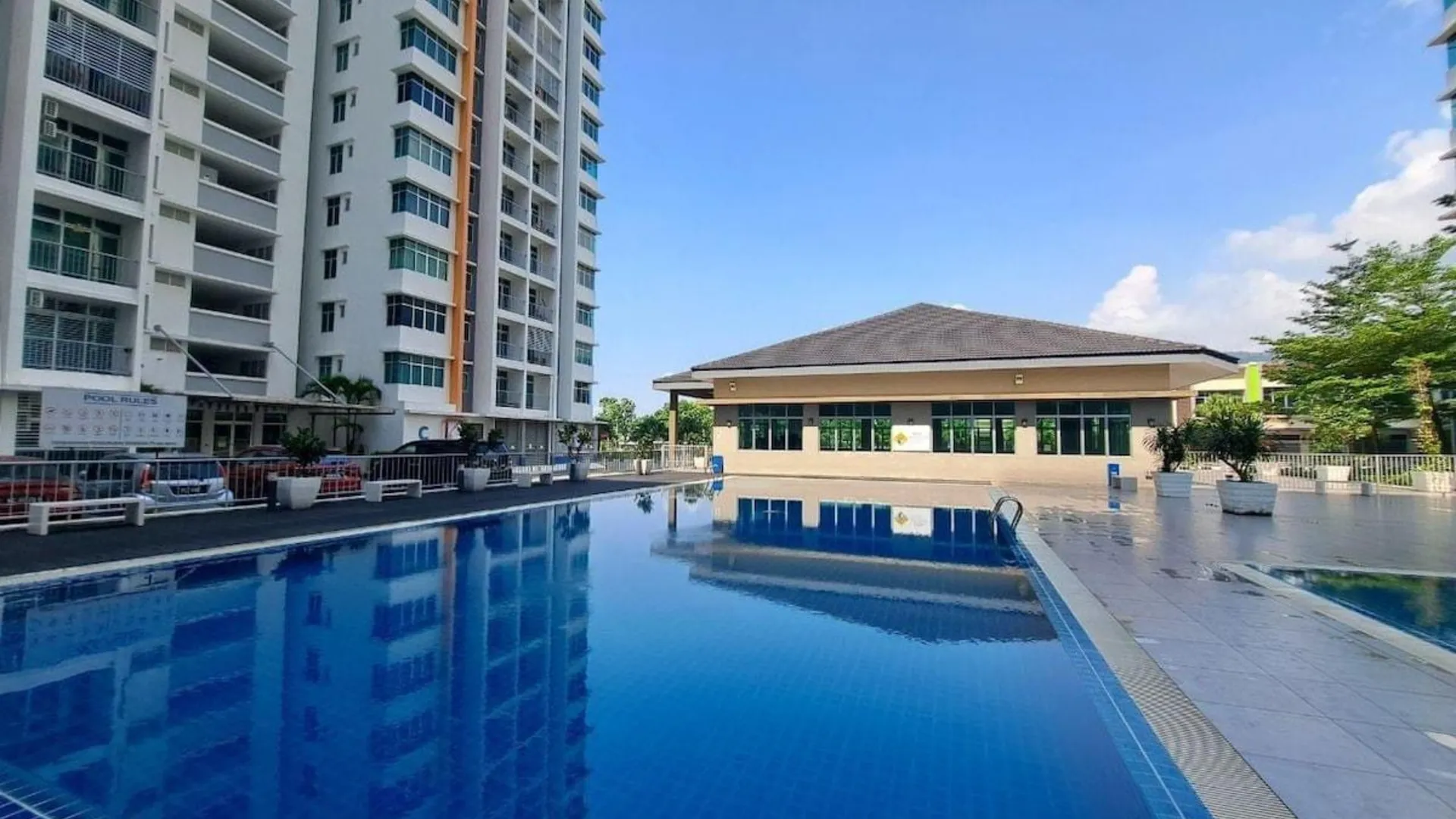 이포 캄퐁 울루 세포르의 아파트먼트 (0m², 침실 3개, 프라이빗 욕실 2개) 4성급 싱글룸 로비