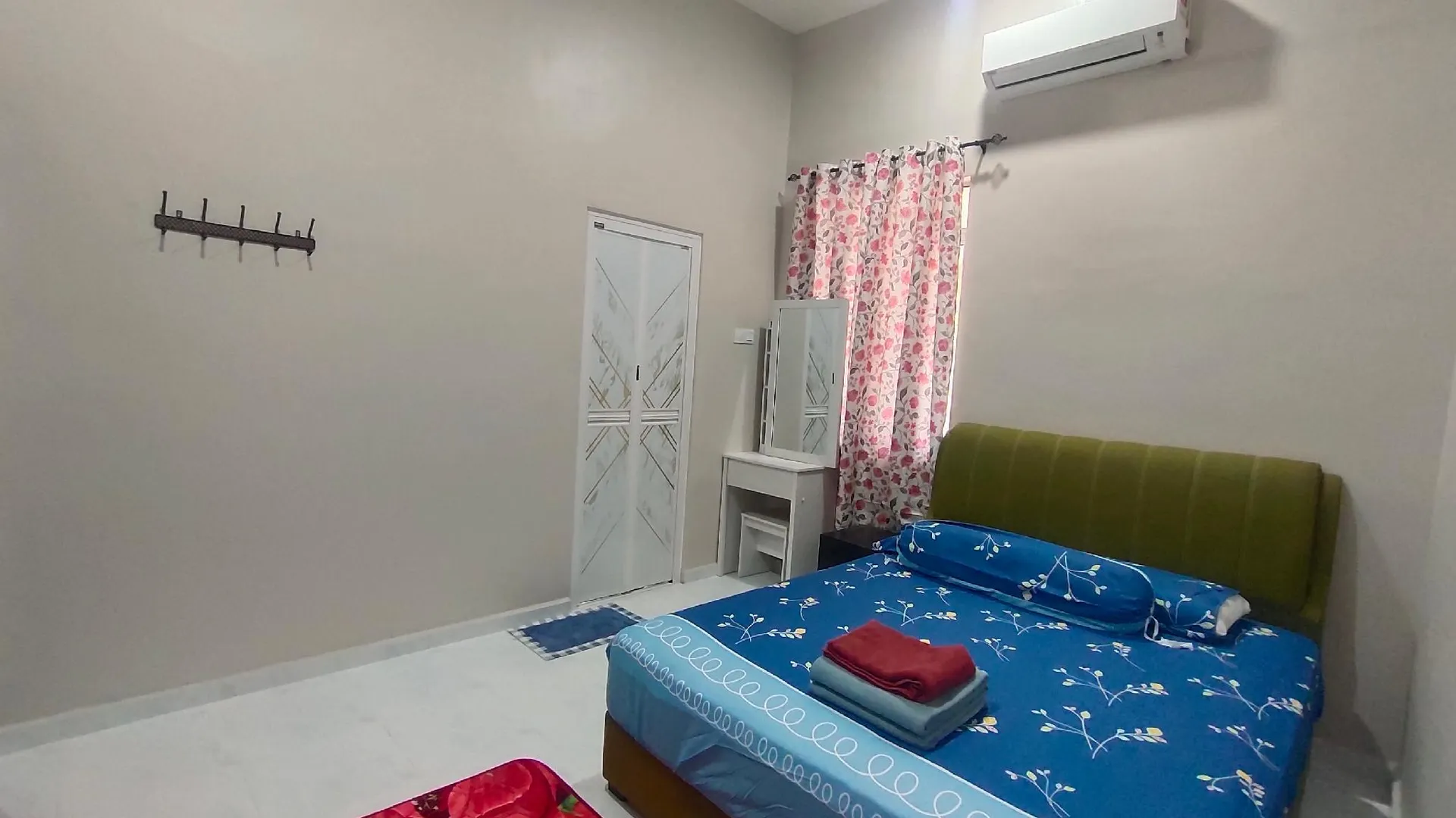 알로스타 / 알로르세타르 랑가르의 프라이빗 하우스 (1000m², 침실 3개, 프라이빗 욕실 3개) 2성급 싱글룸 레스토랑