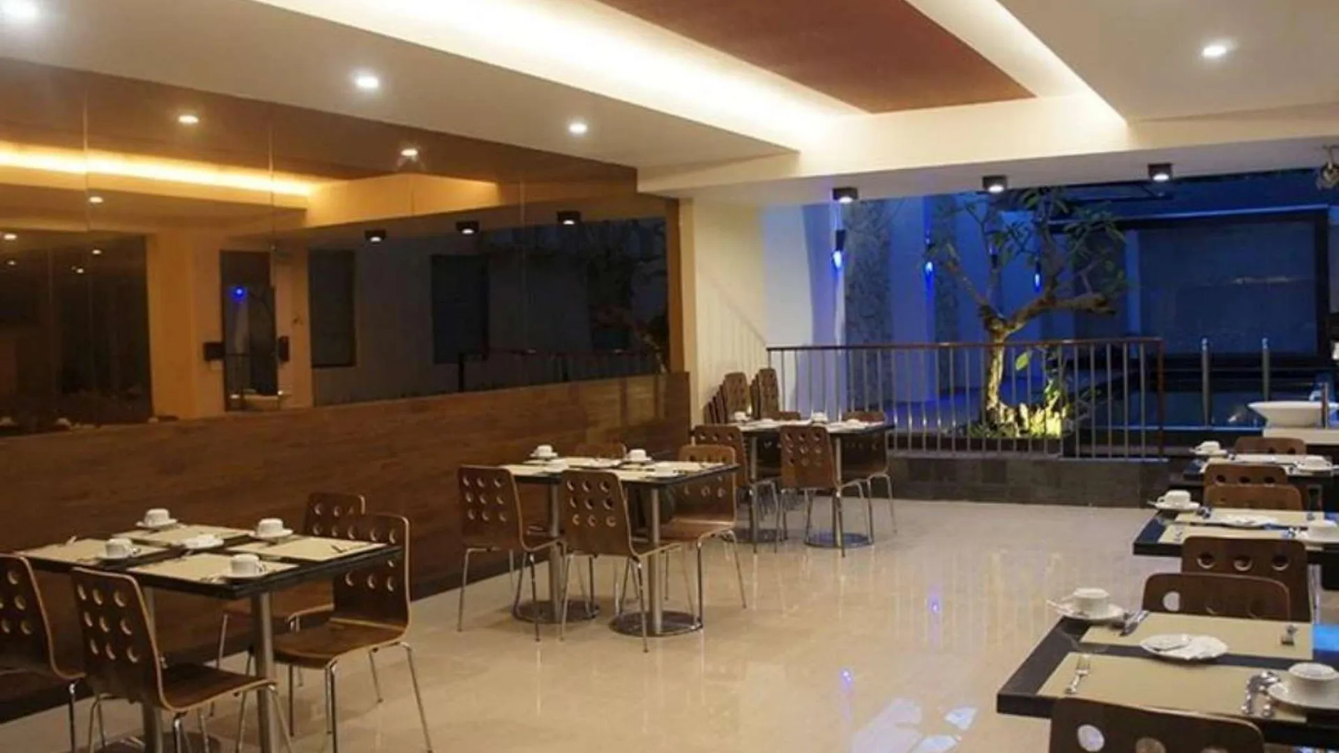 마카사르 파보르 호텔 3성급 호텔 수영장