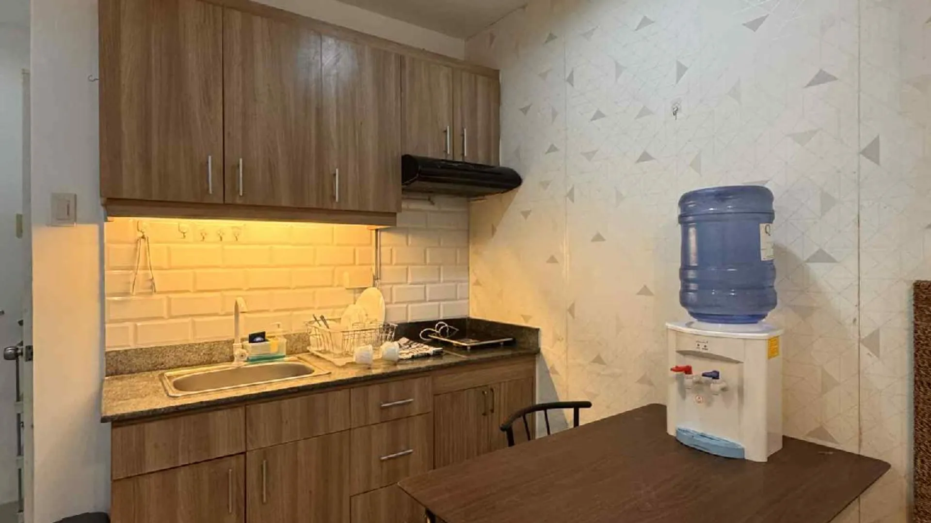 세부 푸엔테 오스메나의 아파트먼트 (m², 침실 1개, 프라이빗 욕실 1개) 2성급 싱글룸 레스토랑