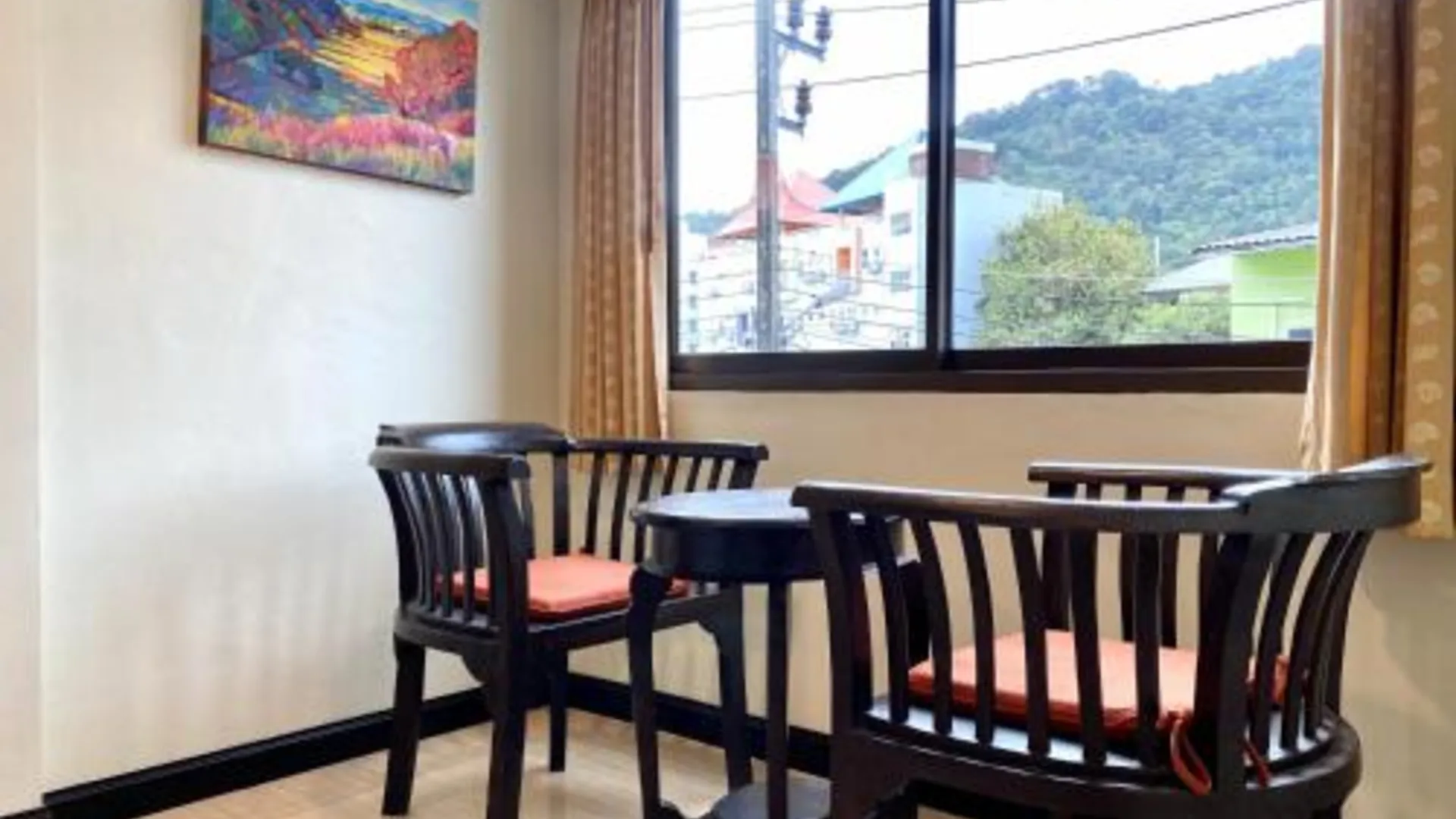 푸켓 럭키 레지던스 3성급 호텔 수영장