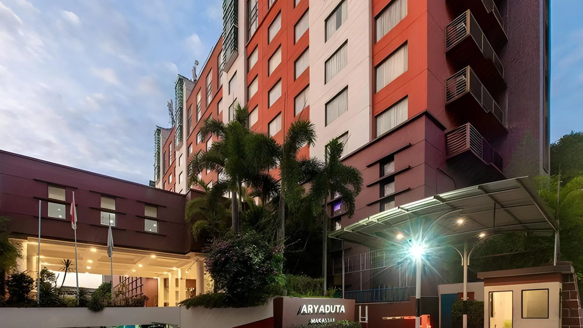 마카사르 아르야두타 마카사르 5성급 호텔 레스토랑