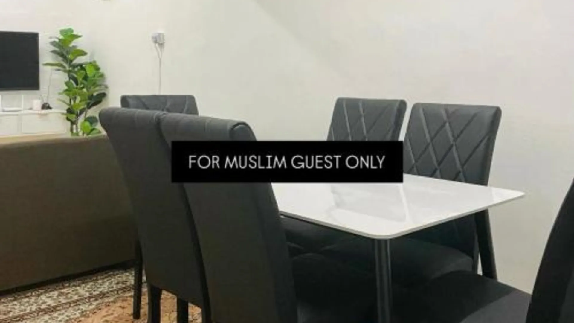 말라카 자신의 프라이빗 하우스 (100m², 침실 3개, 프라이빗 욕실 2개) 3성급 게스트하우스 로비