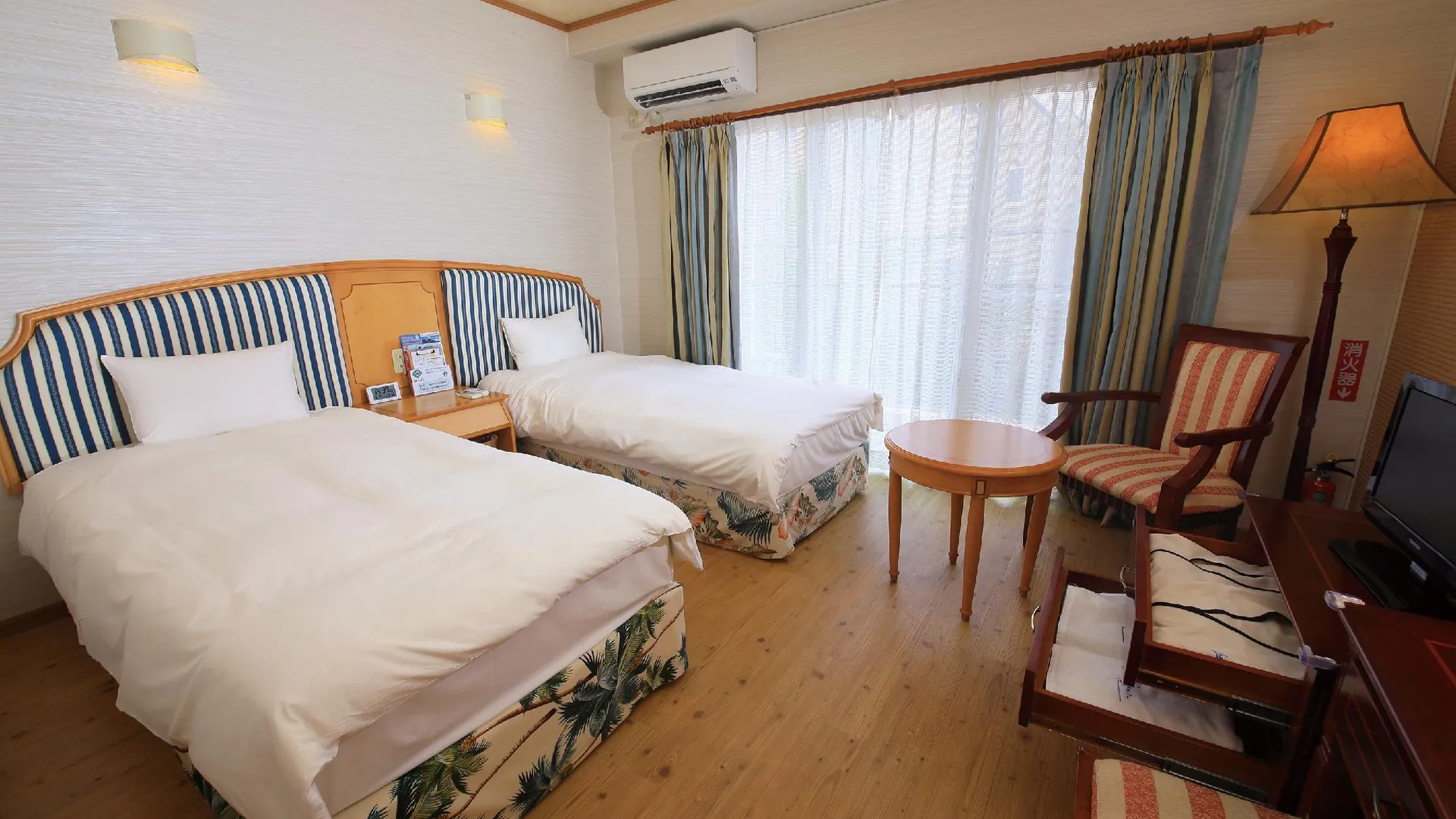 오키나와 본섬 시사이드 호텔 더 비치 3성급 호텔 스위트룸