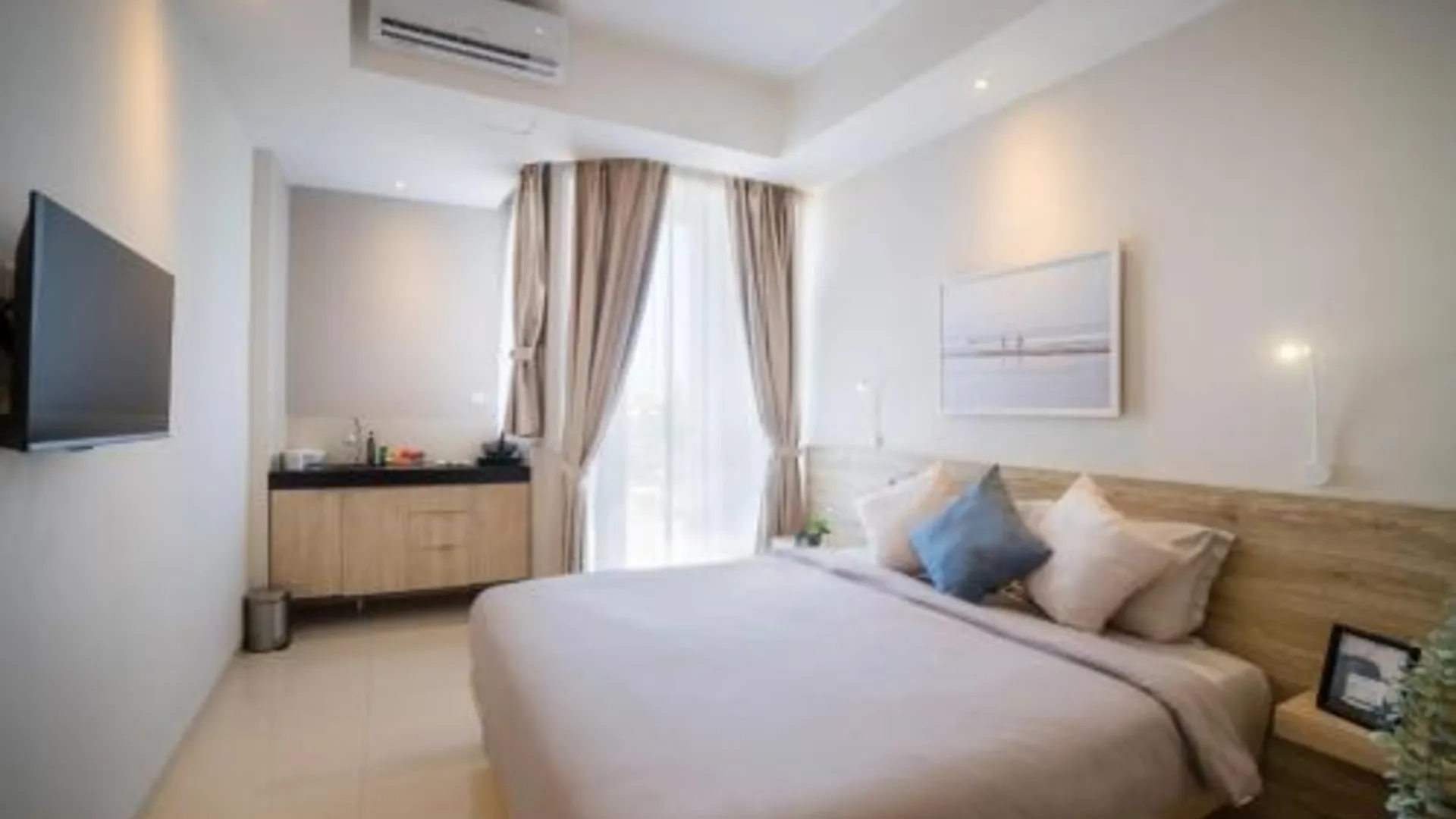 발리 Bali Bustle Pararaton Coliving and Coworking Space 3성급 호텔 스위트룸