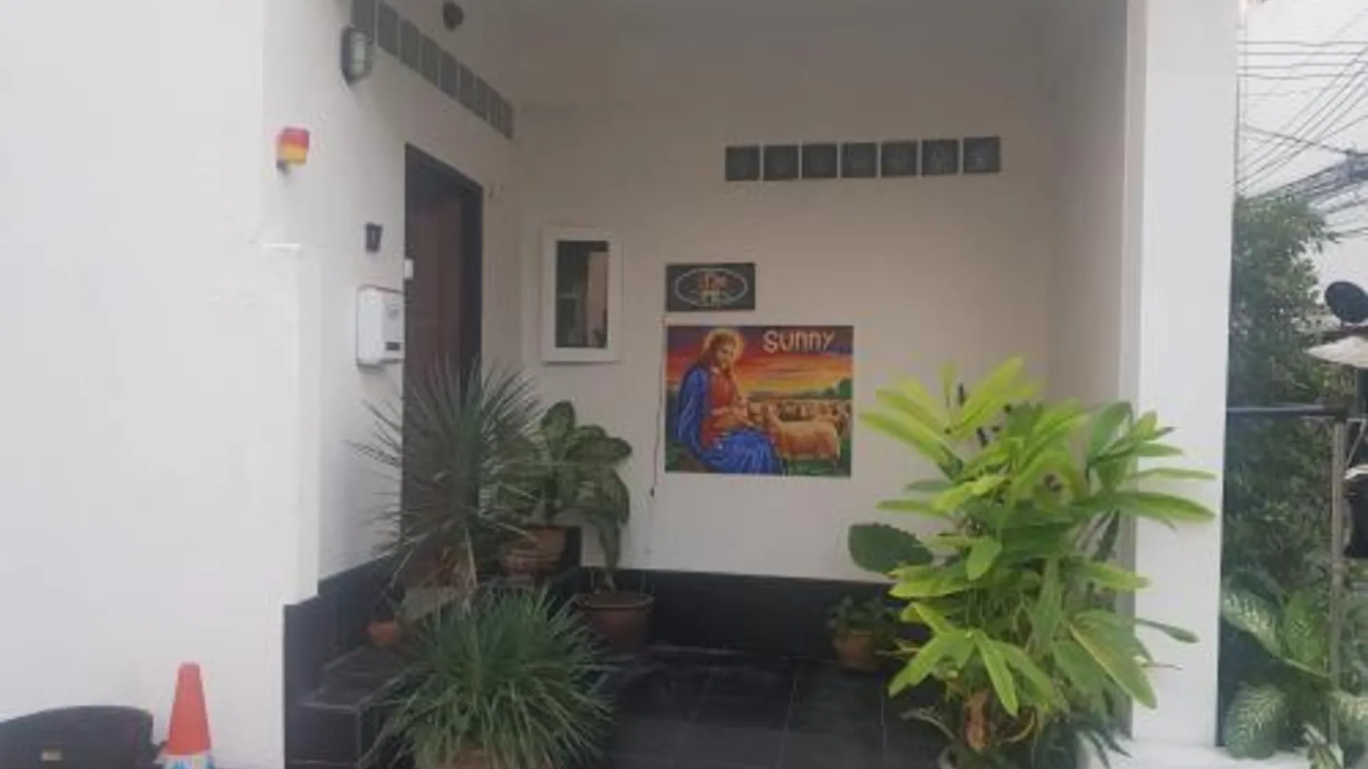 방콕 BTL Sunny 3성급 호텔 외관