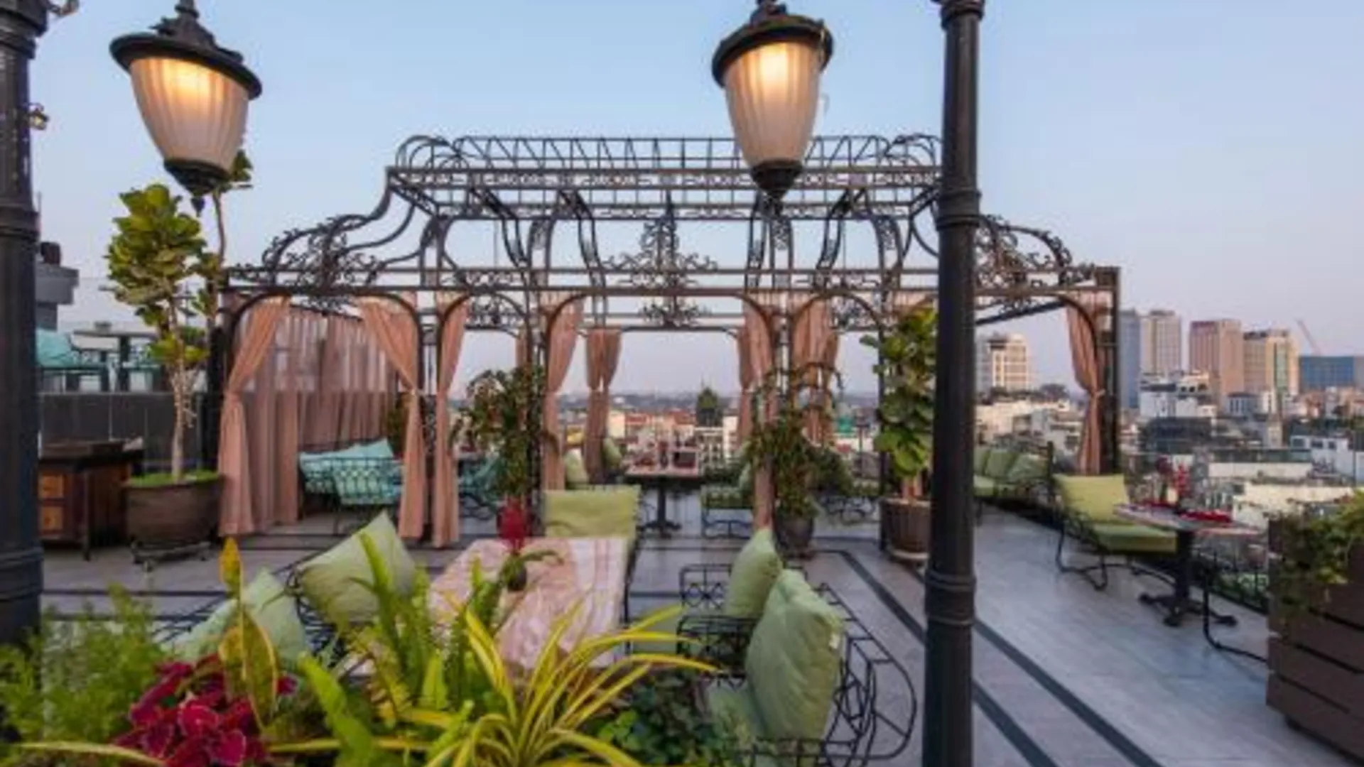 하노이 티란트 호텔 5성급 호텔 수영장