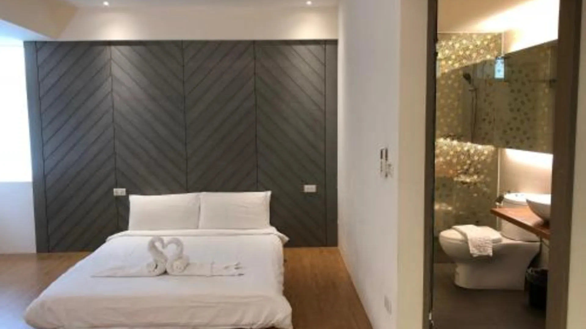 타이베이 해피니스 닷 4성급 게스트하우스 수영장