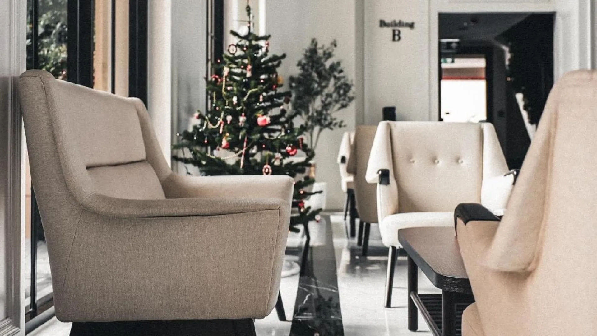 방콕 레온 라살 호텔 앤 레지던스 4성급 호텔 외관