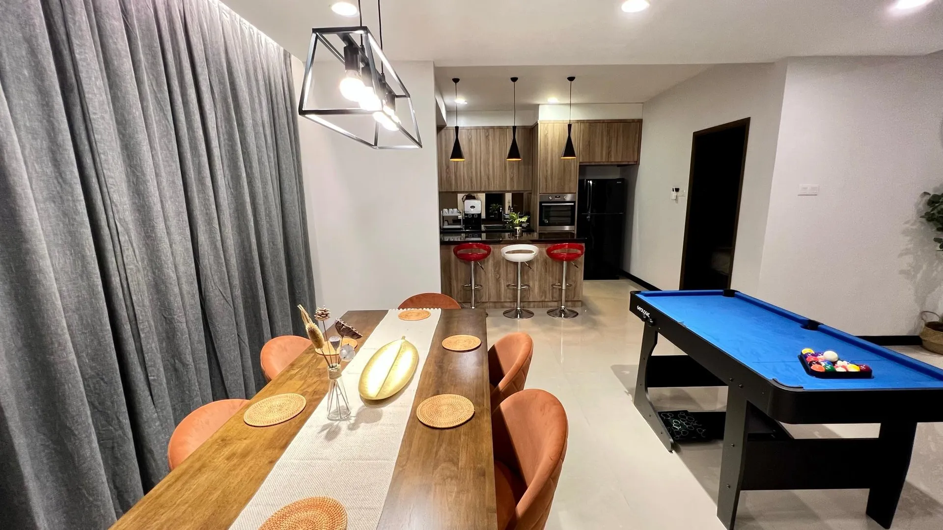 쿠안탄 테루크 쳄페타크의 프라이빗 하우스 (600m², 침실 5개, 프라이빗 욕실 3개) 2성급 게스트하우스 로비