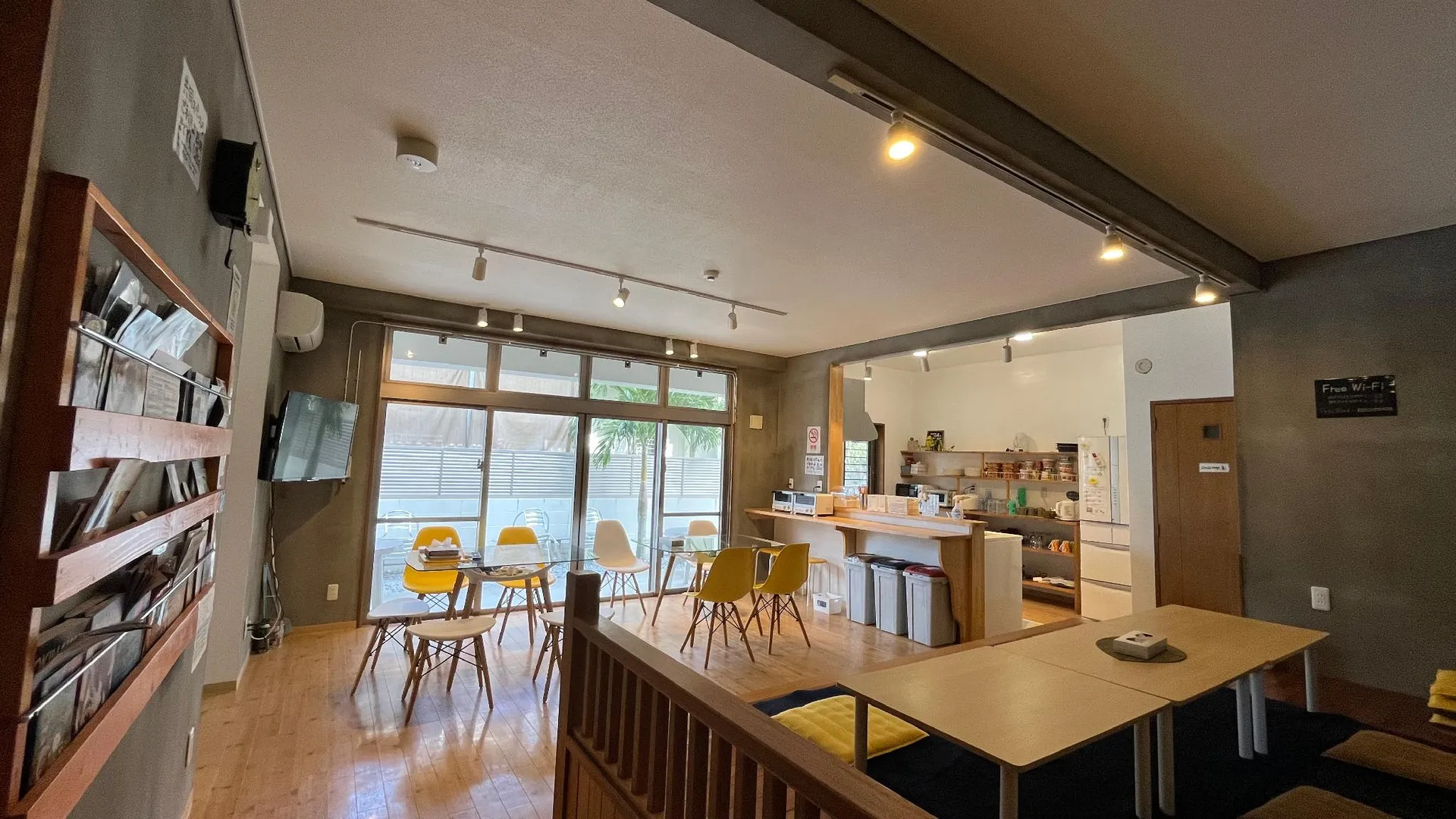 오키나와 본섬 호스텔 모스라 노 다마고 2성급 호텔 전망