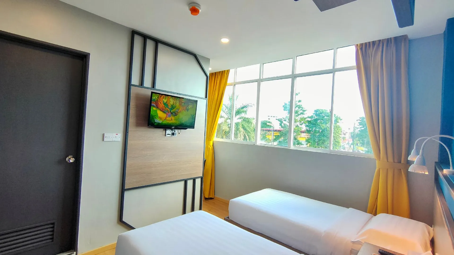 셈포르나 업타운 호텔 3성급 호텔 스위트룸