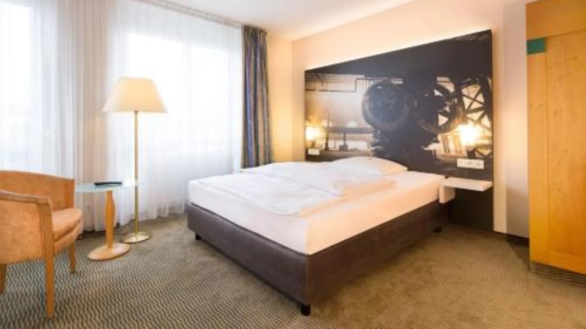 진델핑겐 Erikson Hotel 4성급 호텔 스위트룸