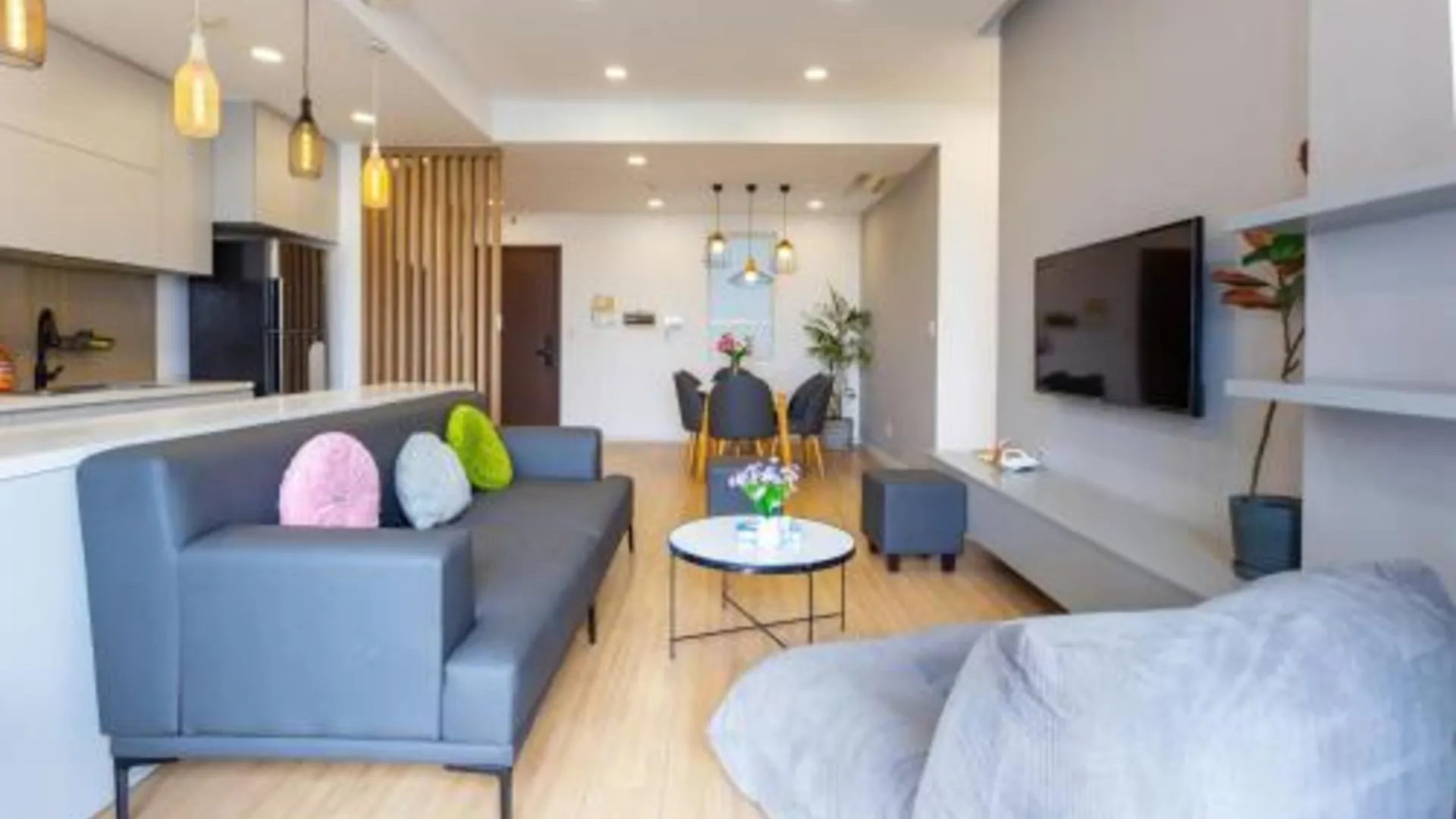 호치민 선라이즈 시티뷰 2베드룸 - 스위밍풀 앤 짐 3성급 호텔 전망