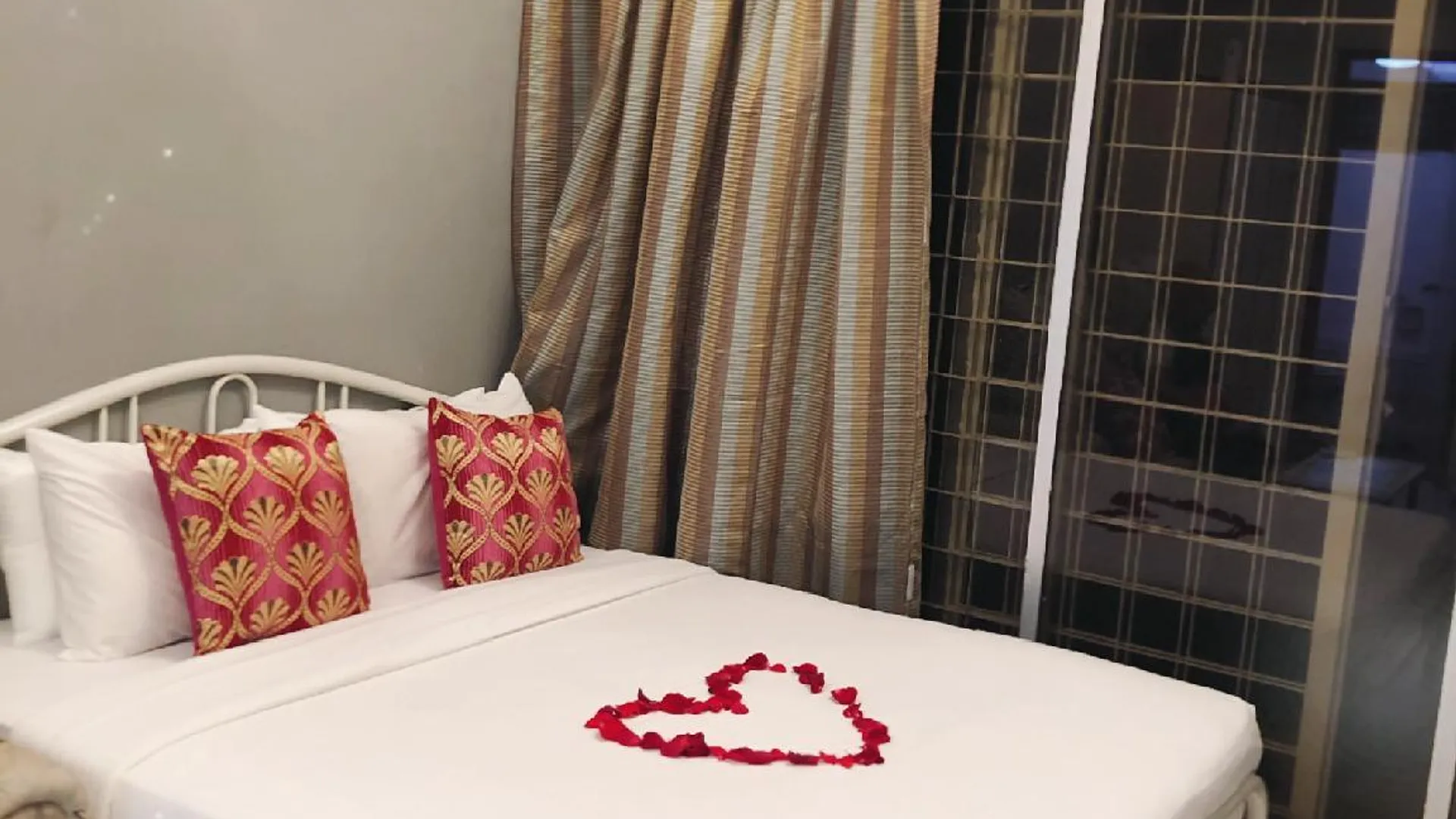 캄풍 부킷 팅기 캄풍 부킷 팅기의 스튜디오 아파트먼트 (600m², 프라이빗 욕실 1개) 1성급 싱글룸 스위트룸