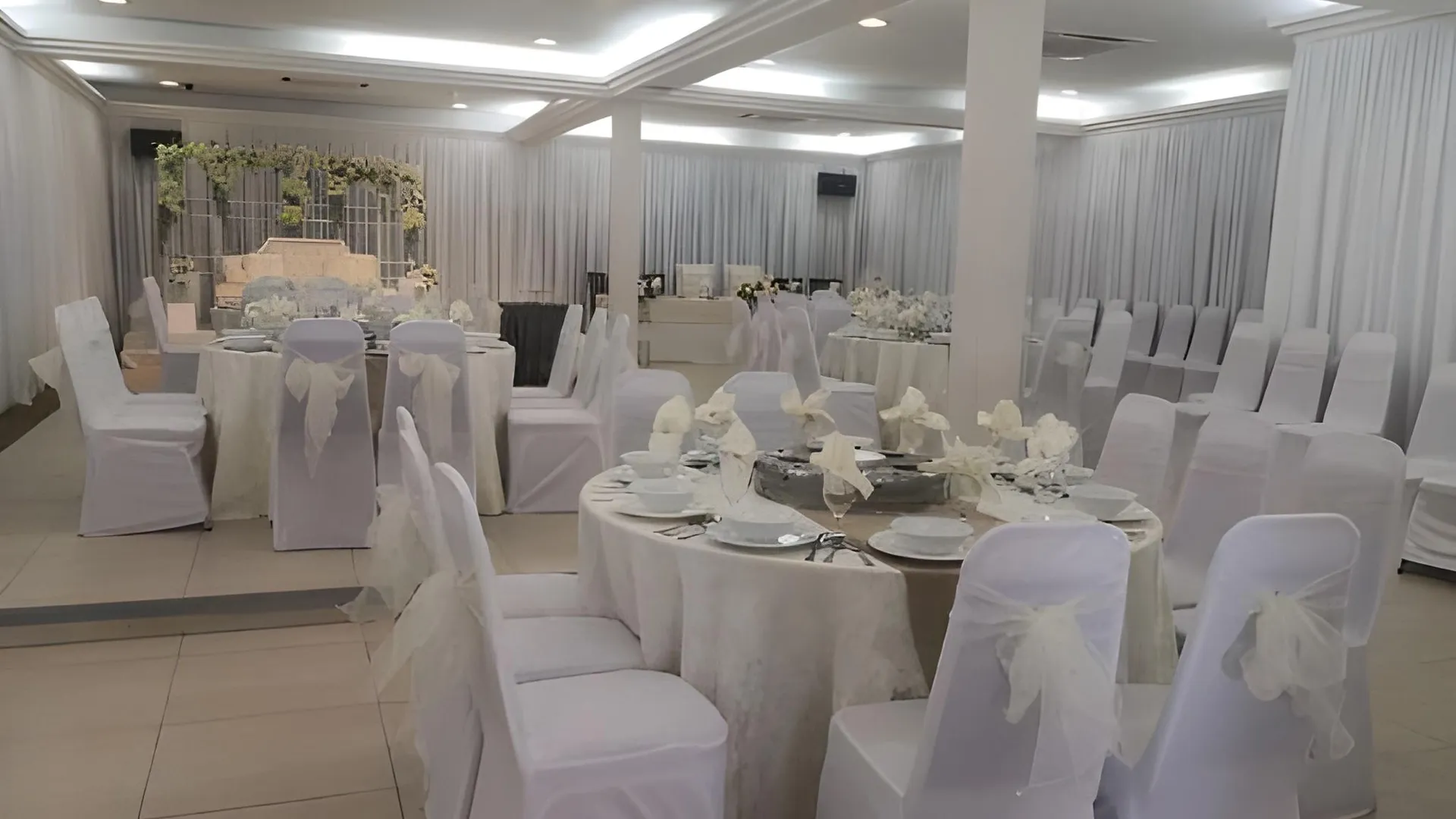 둥군 유렉 비치 리조트 3성급 호텔 외관