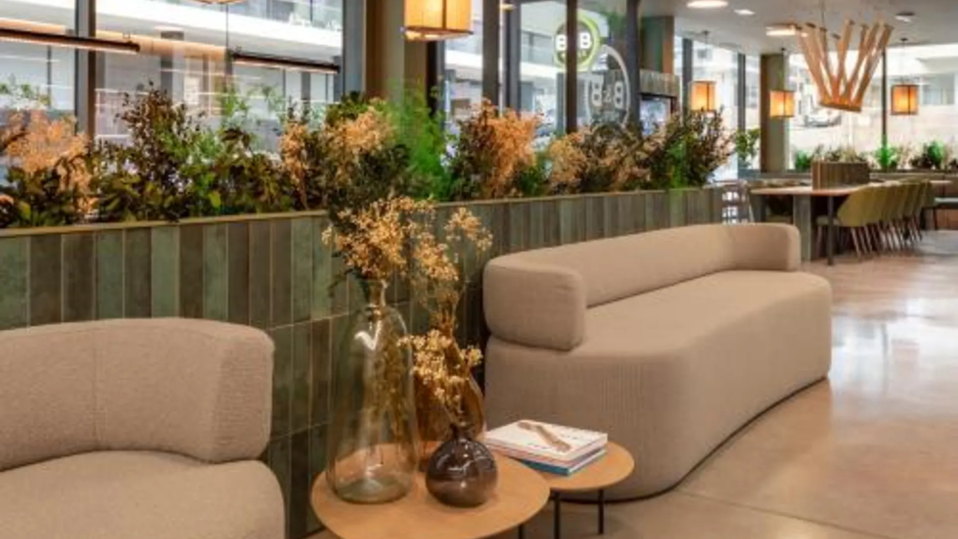 산토 티르소 B&B HOTEL Santo Tirso 3성급 호텔 수영장