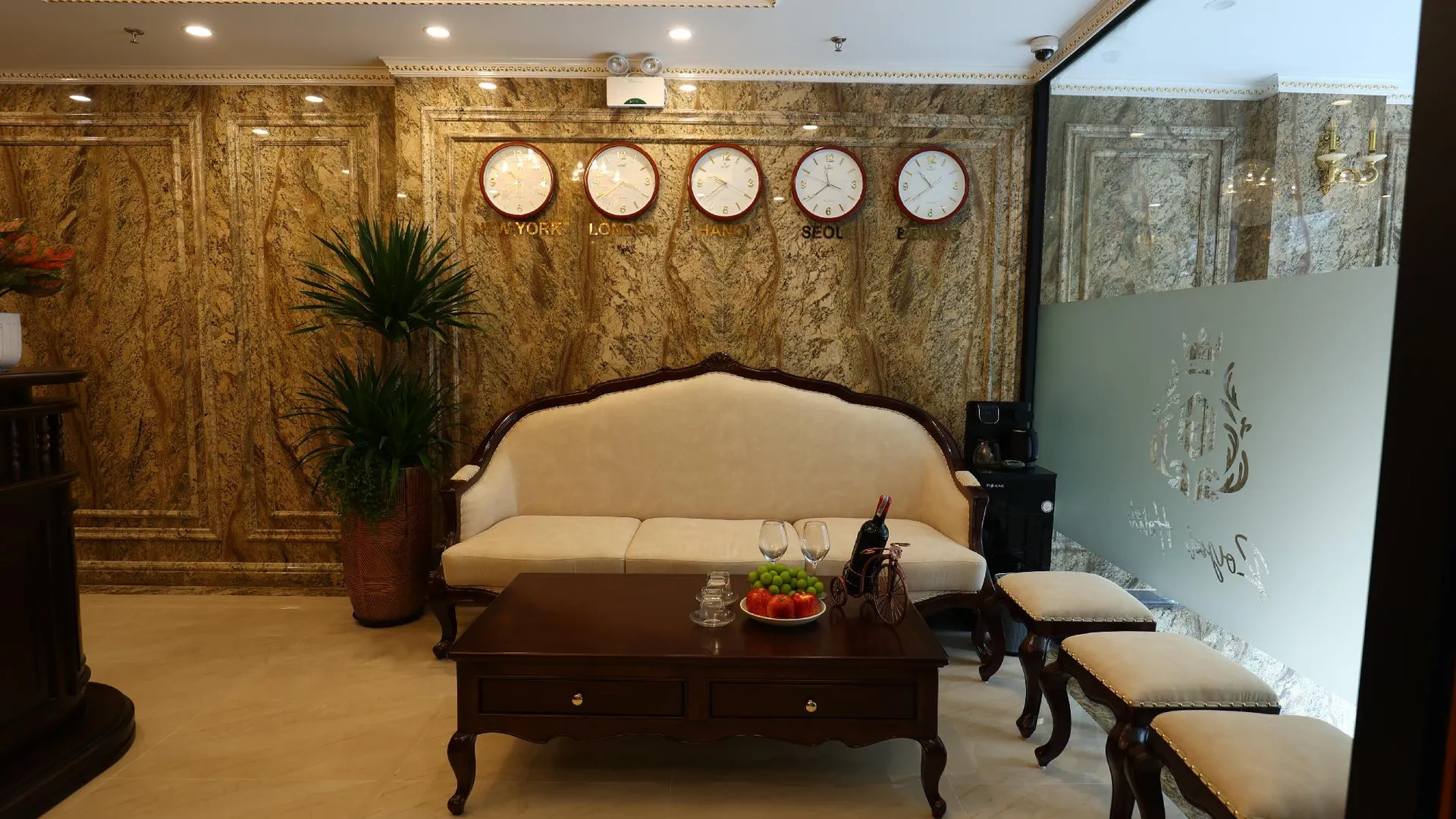 하노이 로얄 호텔 - 5분 거리 케앙남 랜드마크 72 근처 3성급 호텔 외관