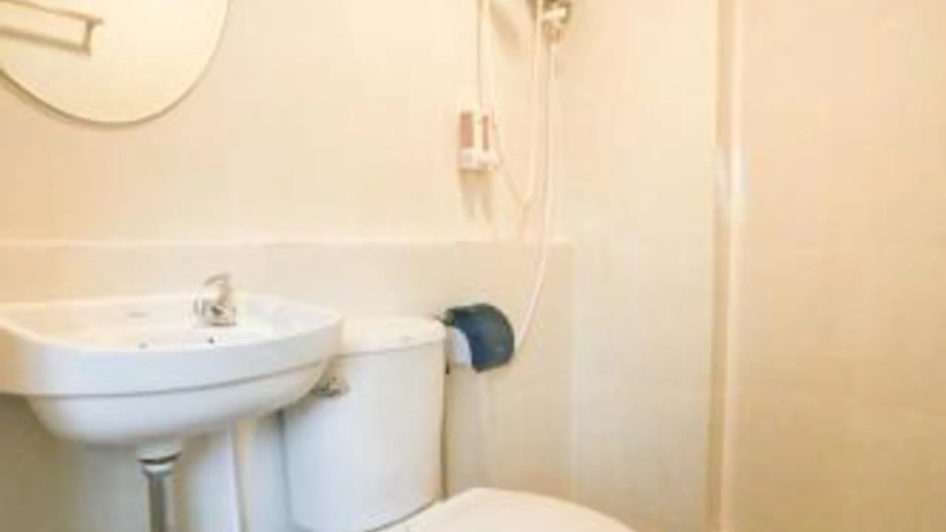 방콕 인터레스트 포쉬텔  2성급 호텔 전망