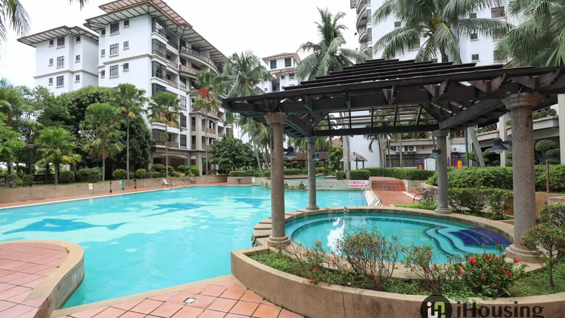 말라카 멜라카 라야의 프라이빗 하우스 (70m², 침실 2개, 프라이빗 욕실 2개) 2성급 싱글룸 레스토랑