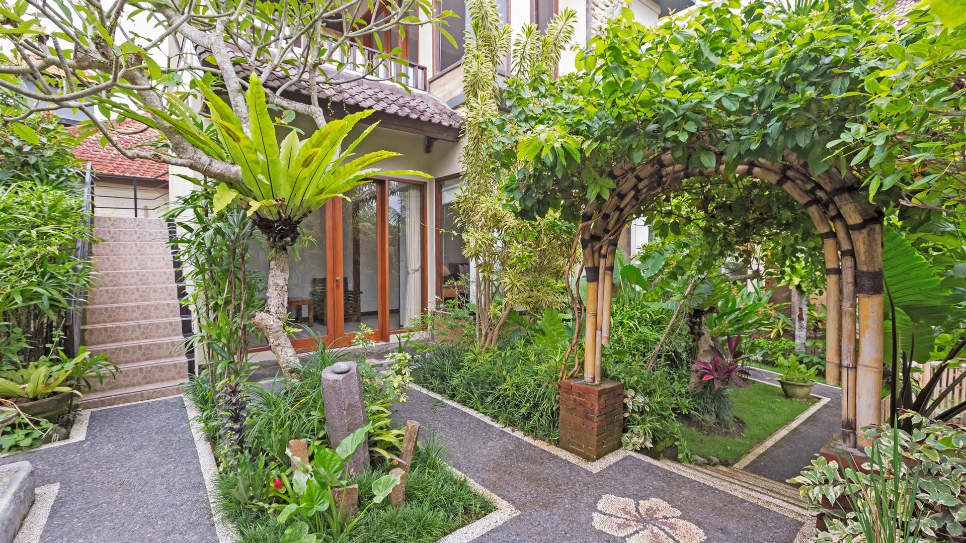 발리 비제 사리 비스마 3성급 호텔 레스토랑