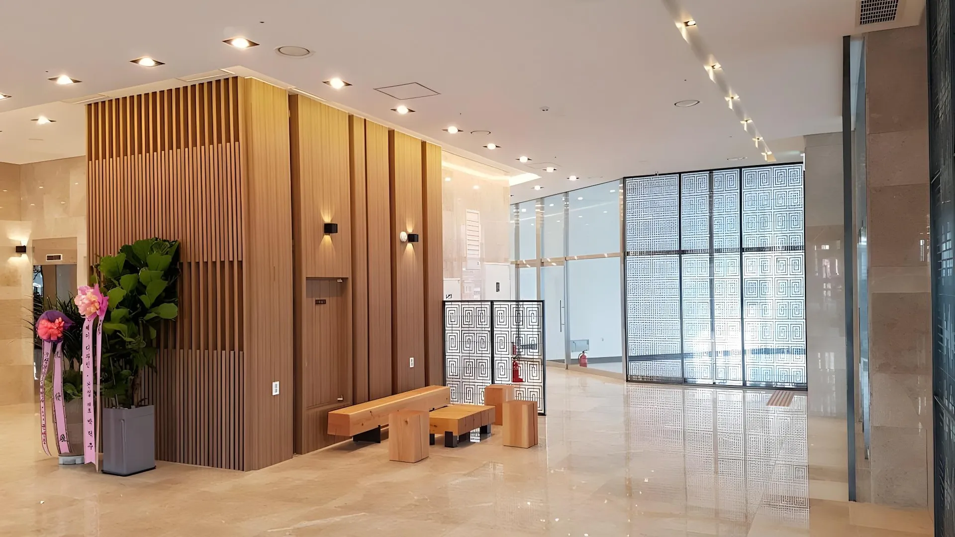 서울 더 퍼스트 스테이 호텔 4성급 호텔 로비