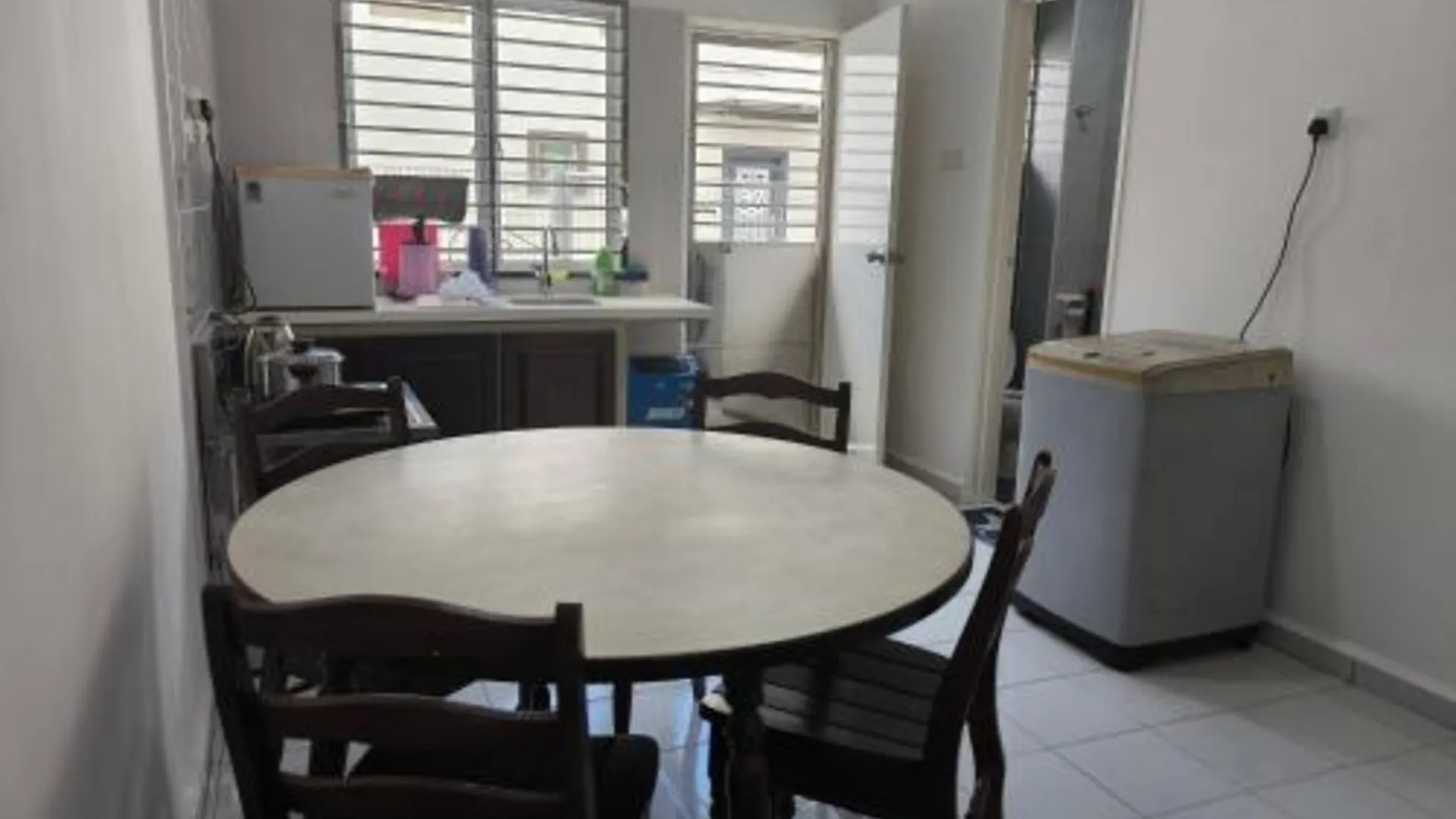 바투 파핫 바투 파핫의 프라이빗 하우스 (m², 침실 4개, 프라이빗 욕실 3개) 4성급 게스트하우스 부대시설