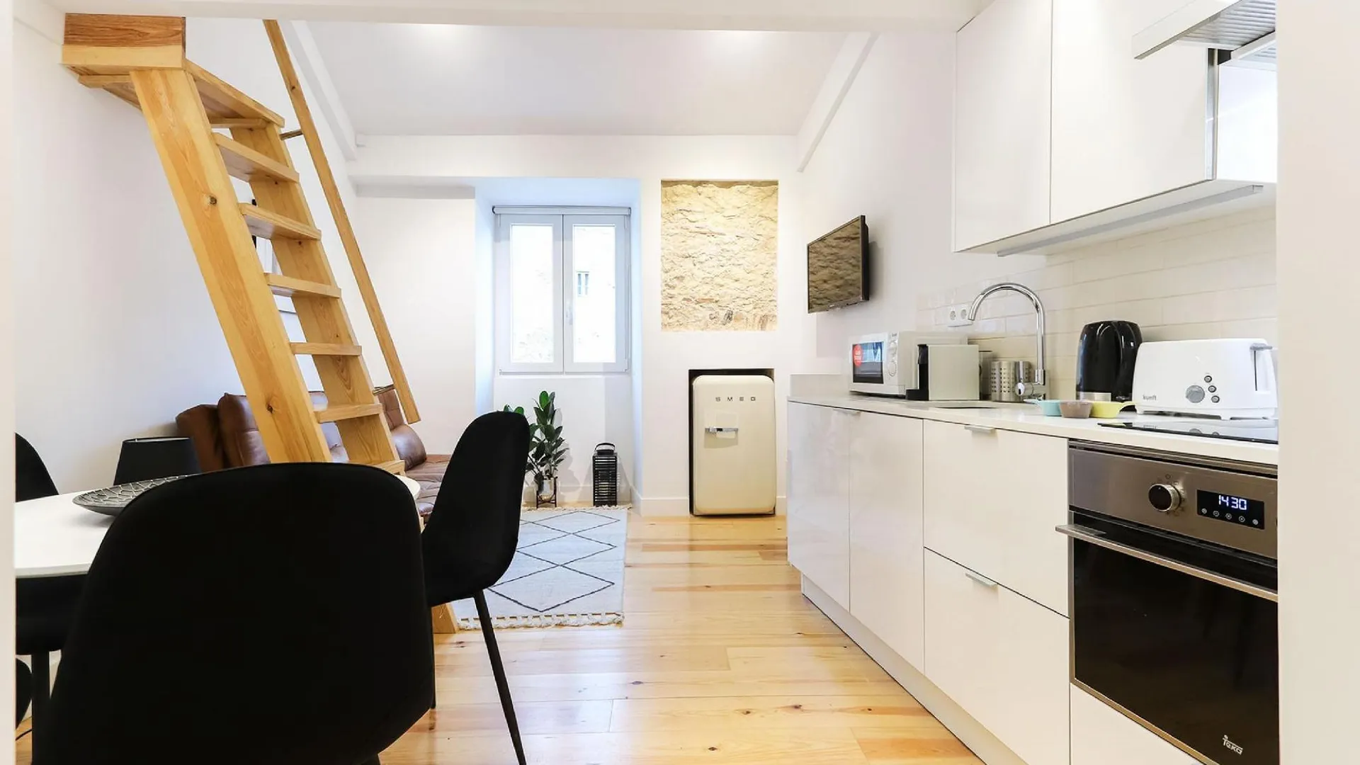 리스본 CHARMING SANTOS by HOMING 2성급 게스트하우스 수영장