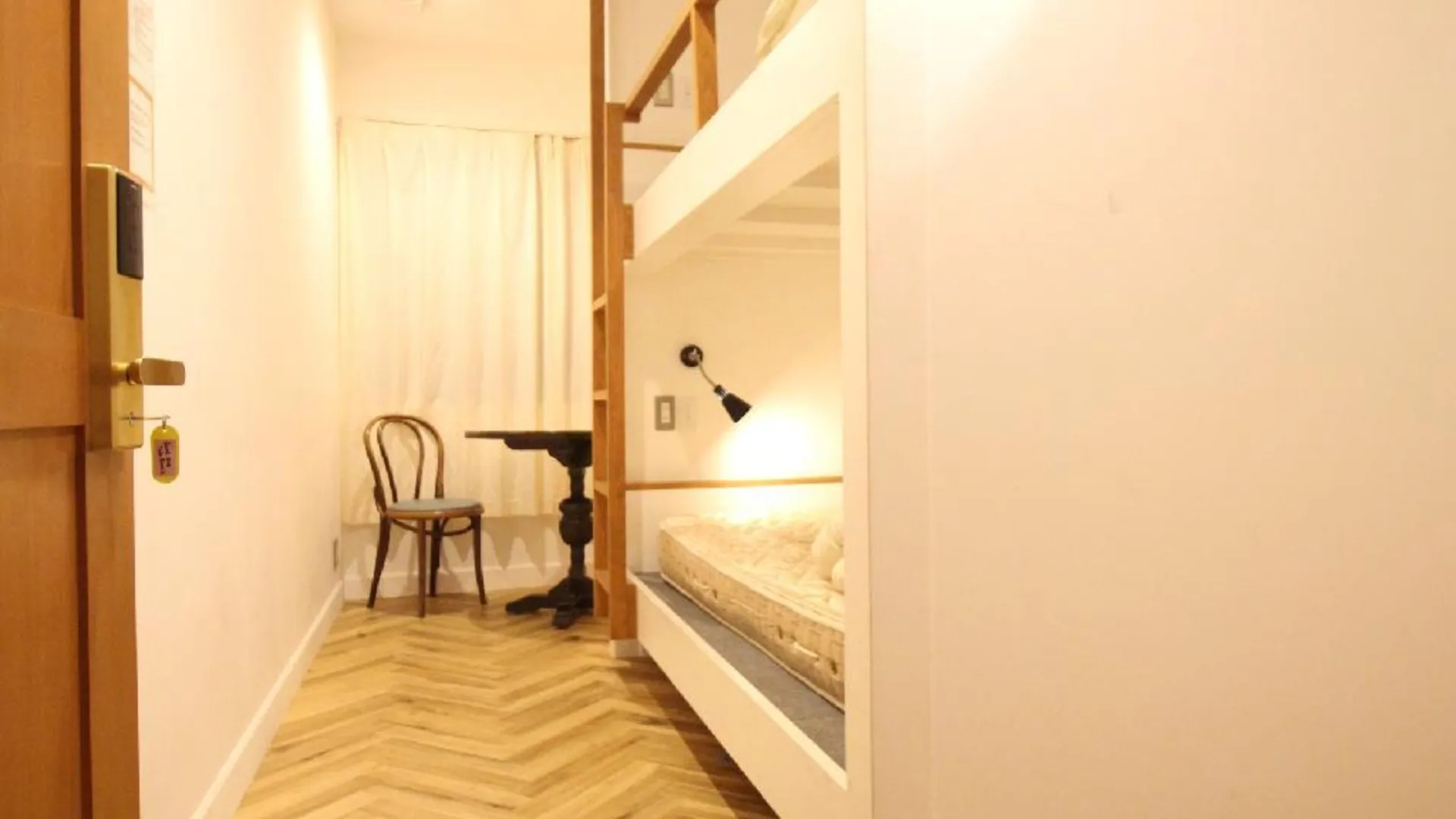 교토 더 넥스트 도어 2성급 호텔 스위트룸