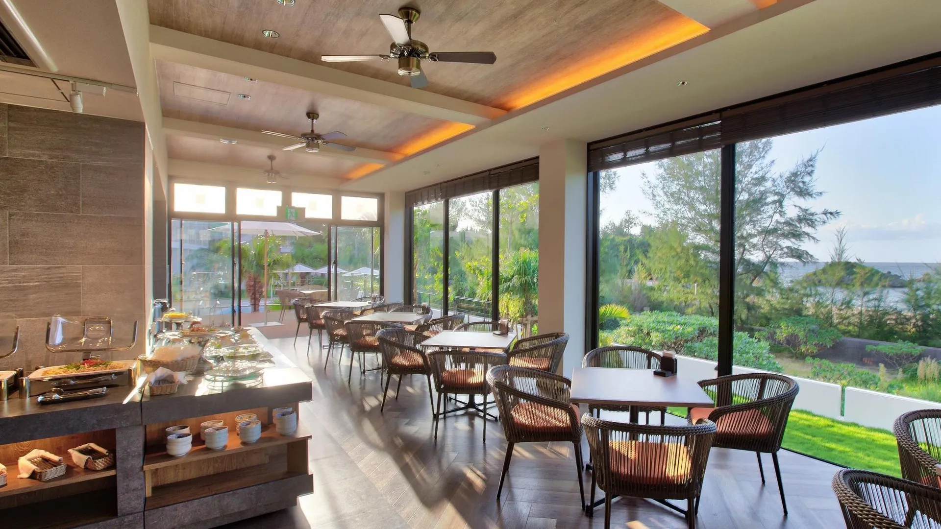 오키나와 본섬 베스트웨스턴 오키나와 온나 비치 3성급 호텔 외관