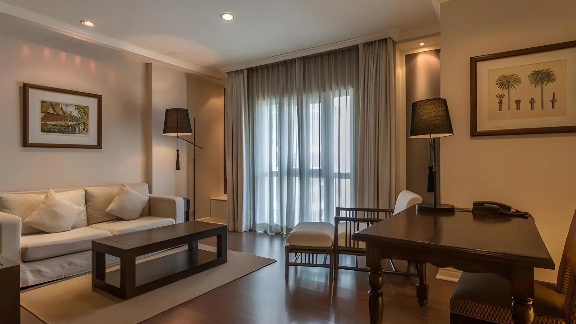 방콕 앳 21 살라댕 3성급 호텔 스위트룸