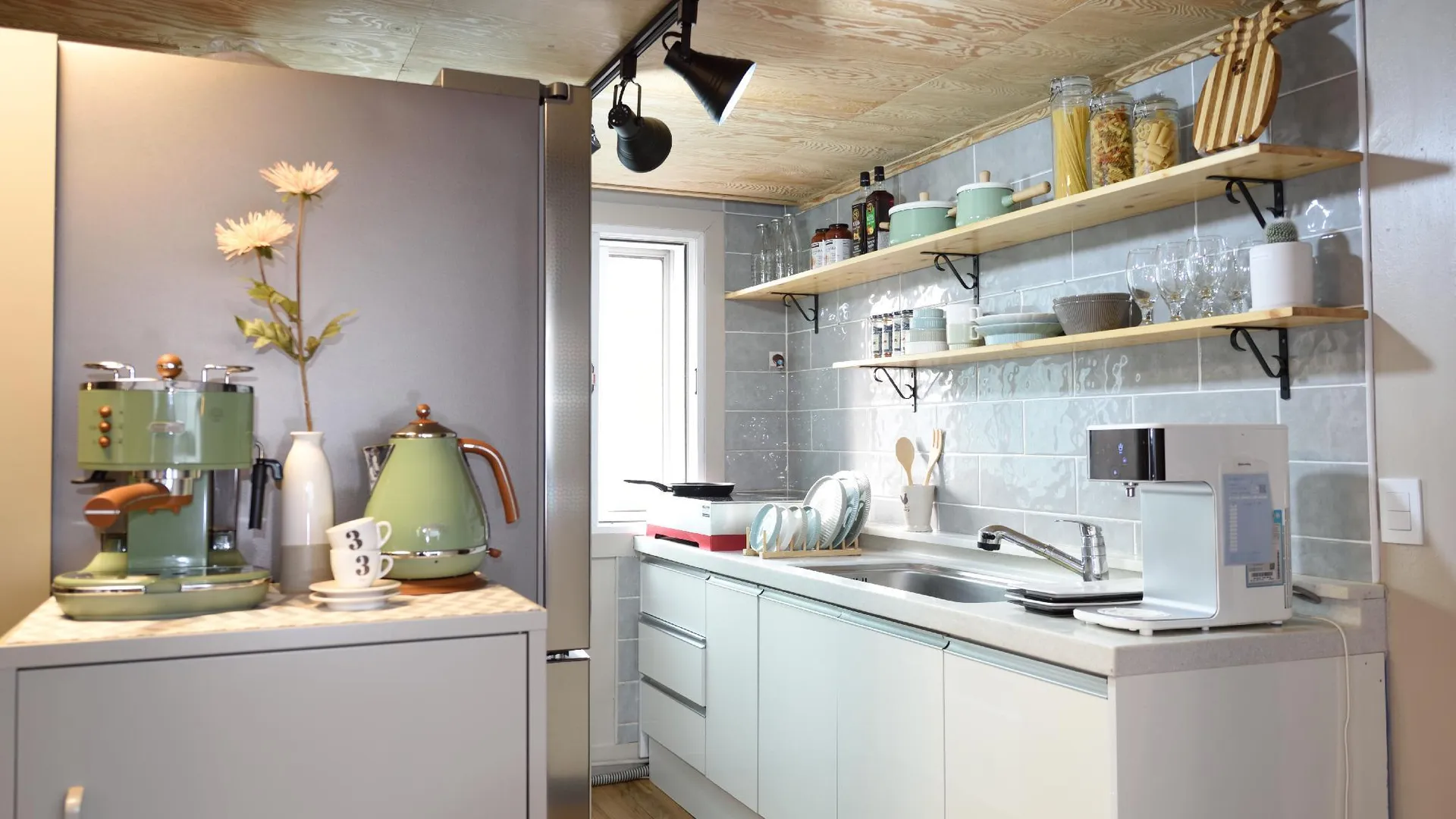 서울 더 원 호스텔 홍대 1성급 호텔 외관