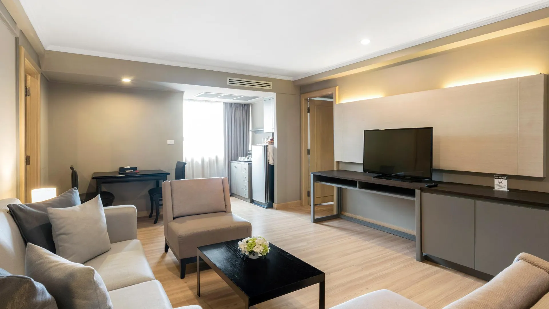 방콕 SC 파크 호텔 4성급 호텔 스위트룸