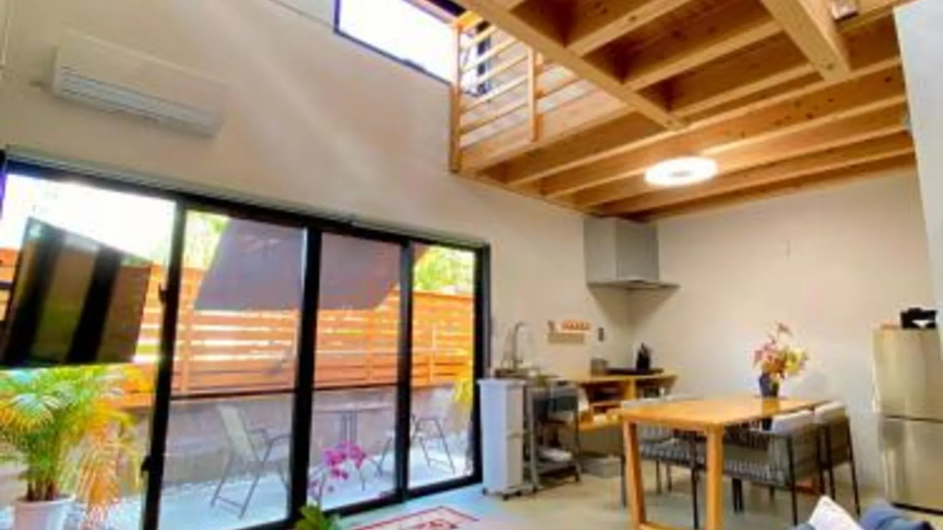 오키나와 본섬 Hotel Little Swiss House 4성급 호텔 외관